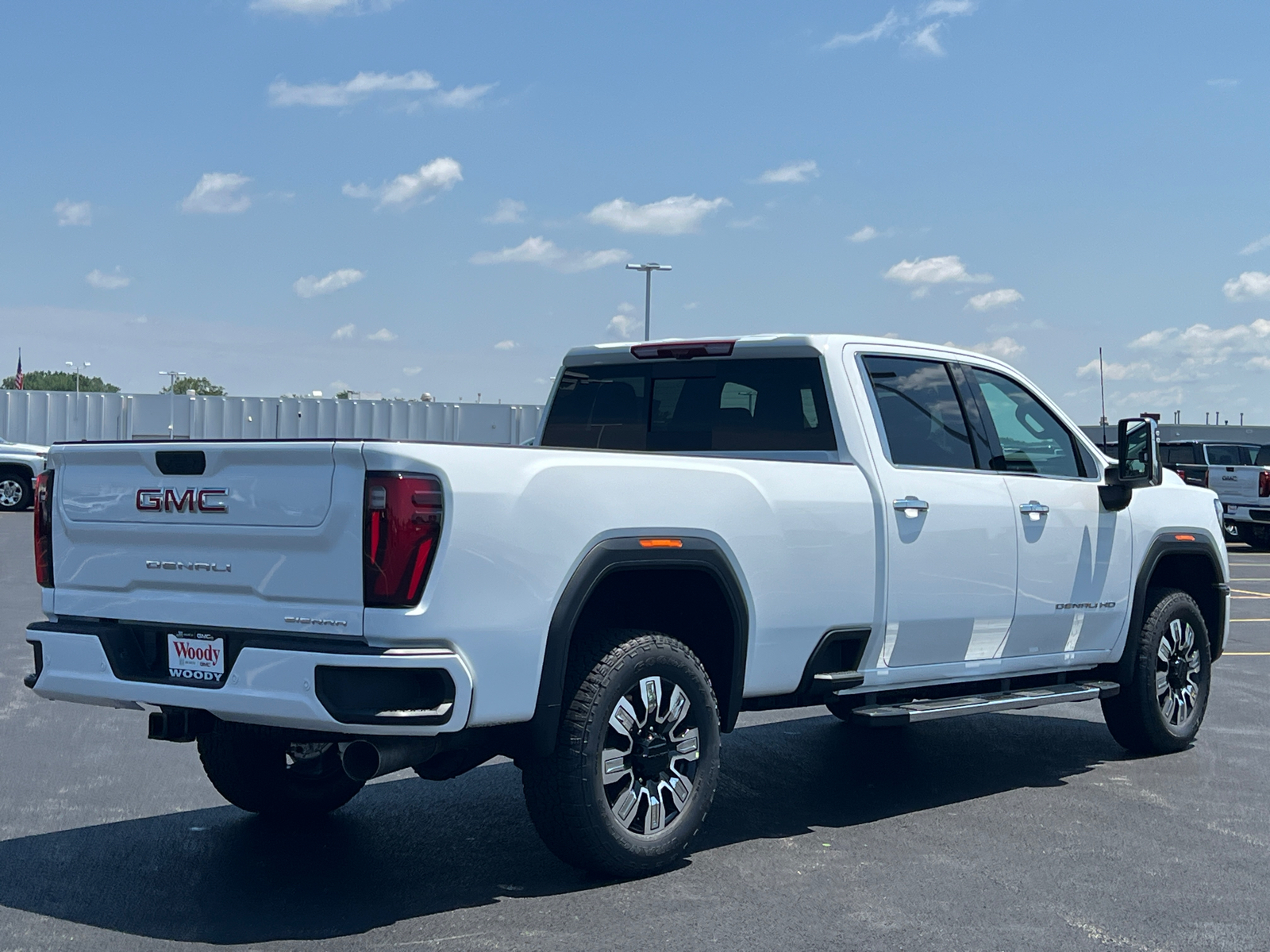 2024 GMC Sierra 2500HD Denali 8