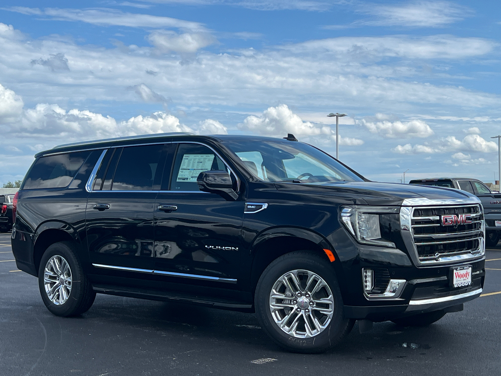 2024 GMC Yukon XL SLT 2