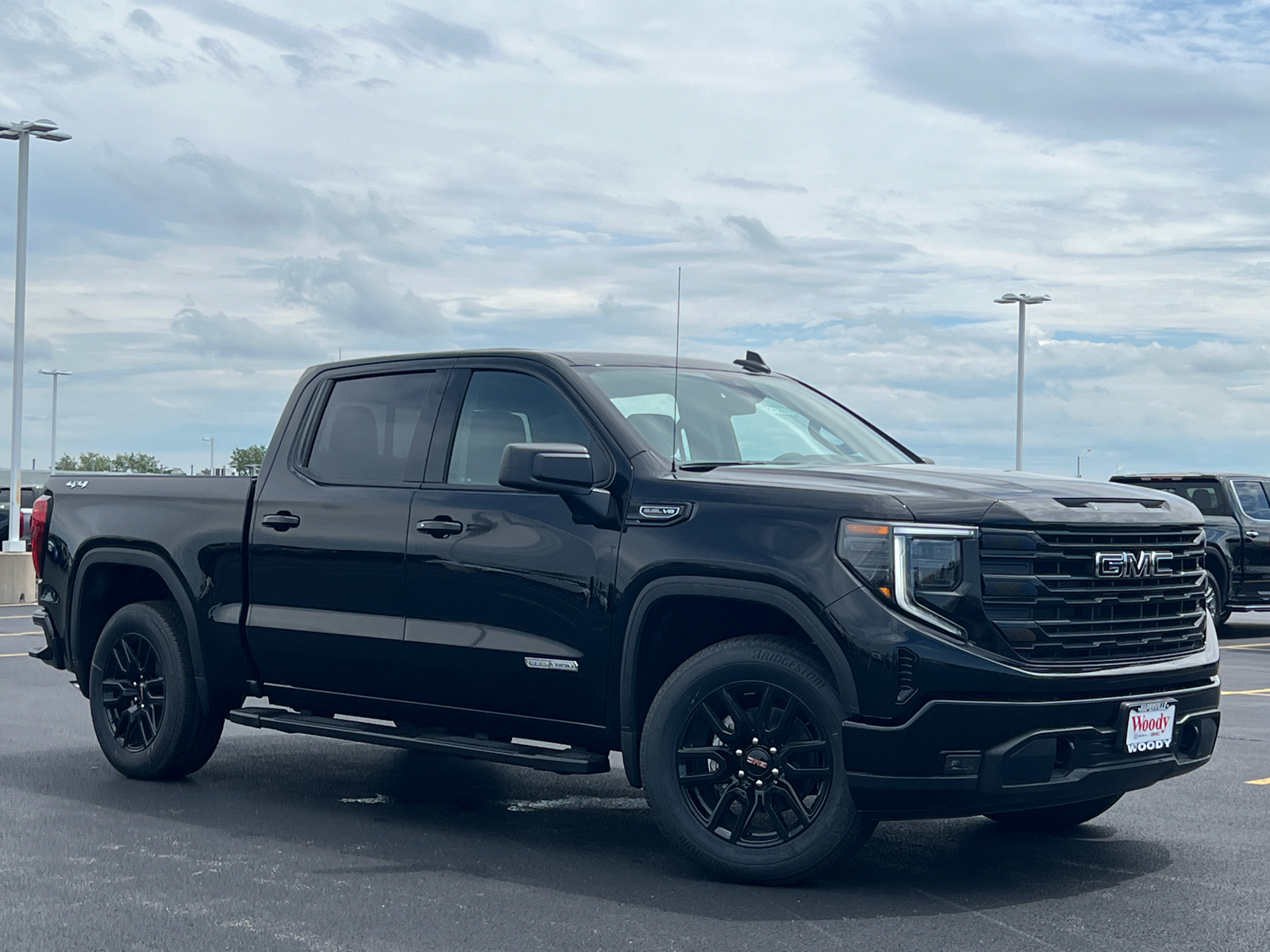 2024 GMC Sierra 1500 Elevation 2