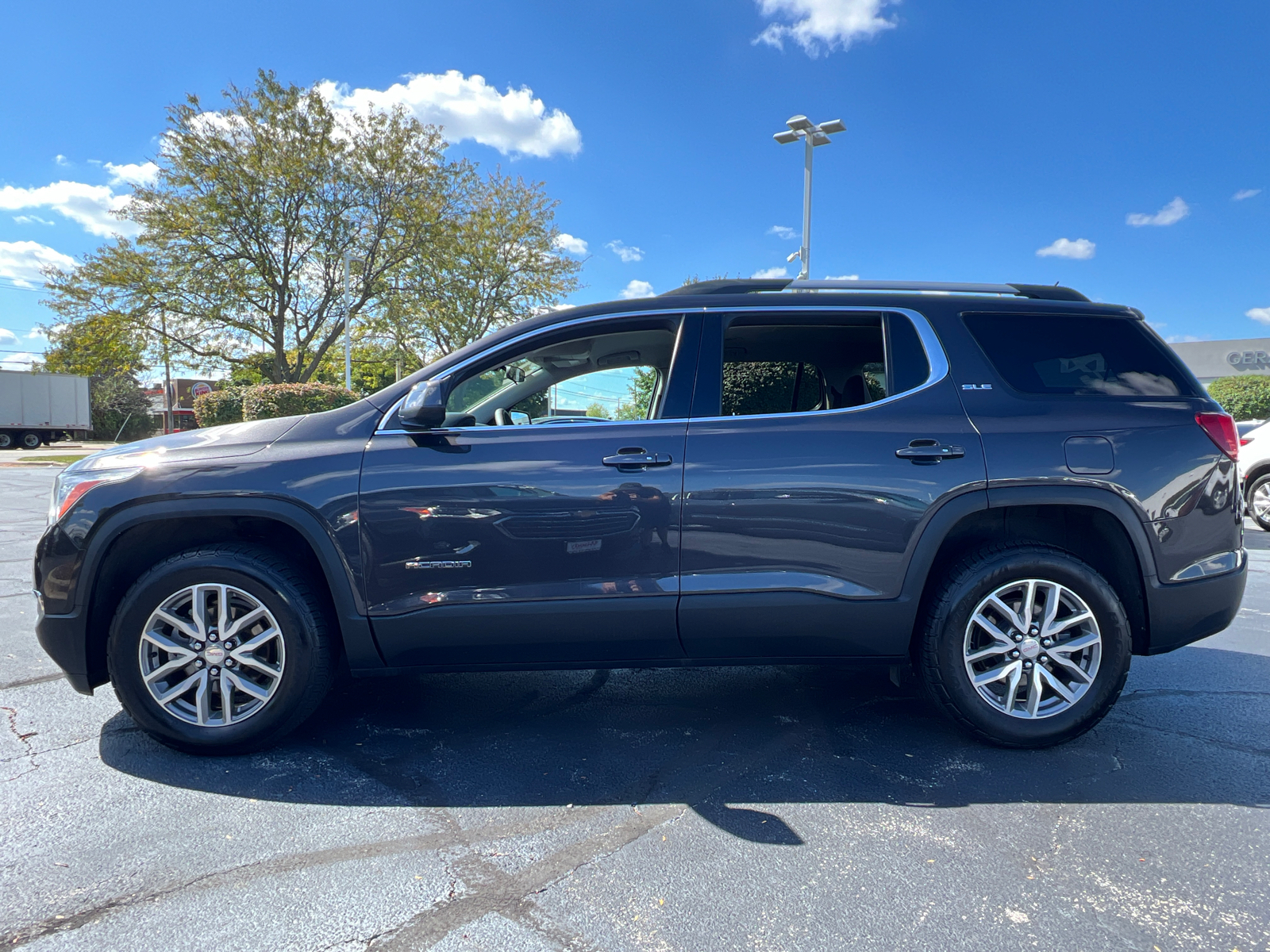 2017 GMC Acadia SLE-2 5