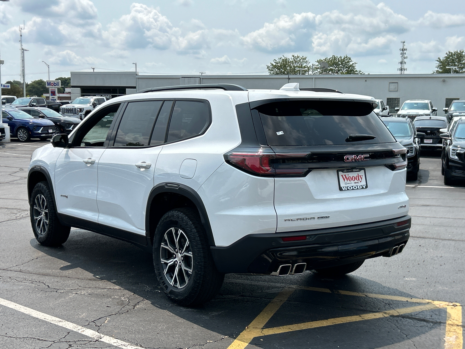 2024 GMC Acadia AT4 6