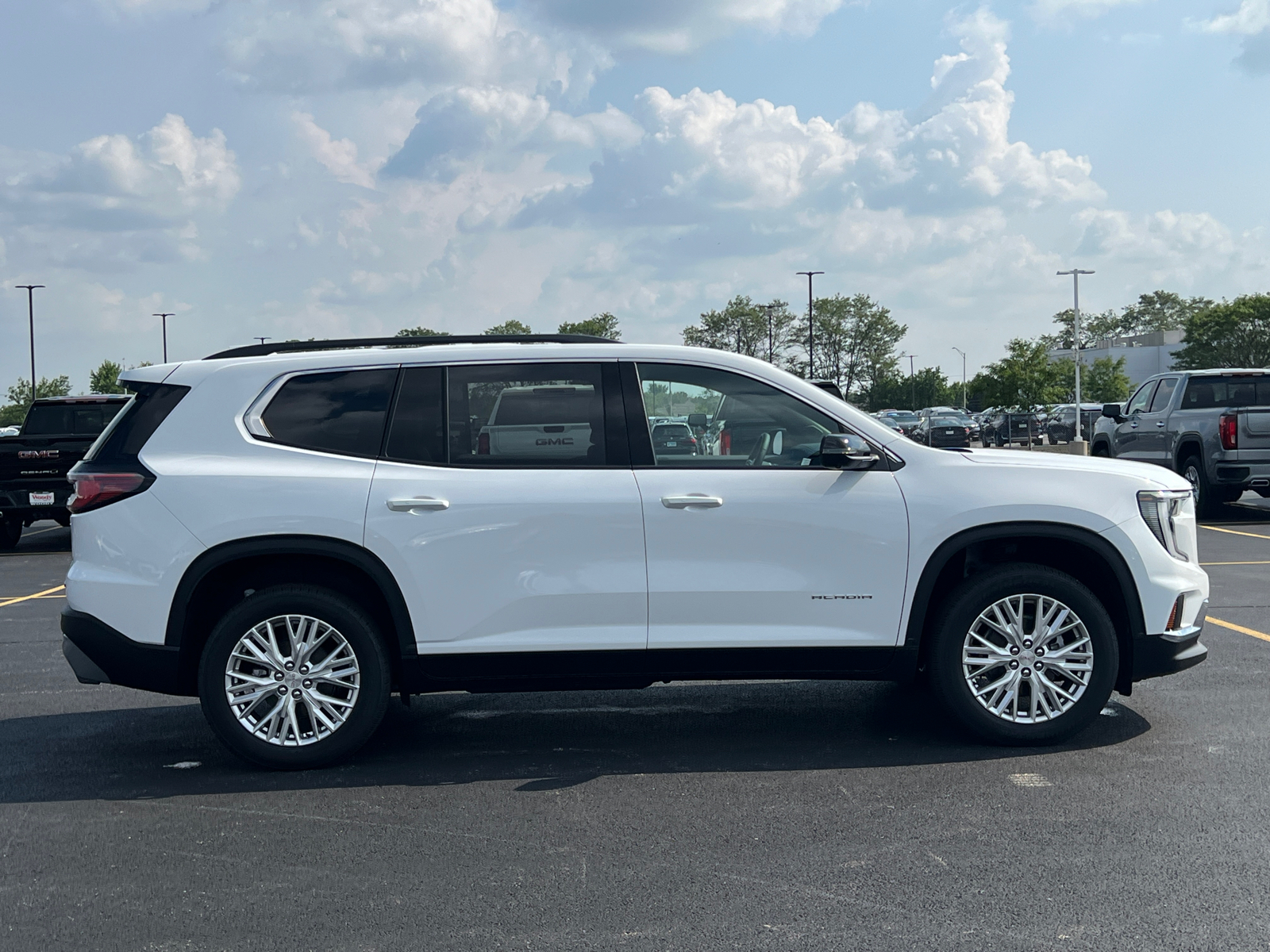 2024 GMC Acadia Elevation 9