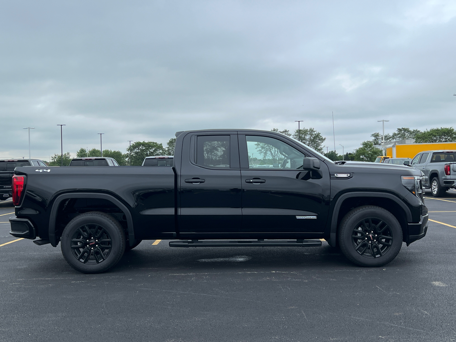 2024 GMC Sierra 1500 Elevation 9