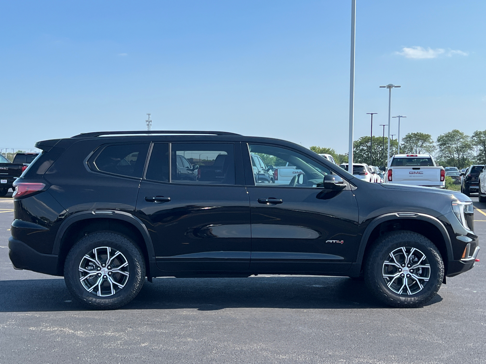 2024 GMC Acadia AT4 9