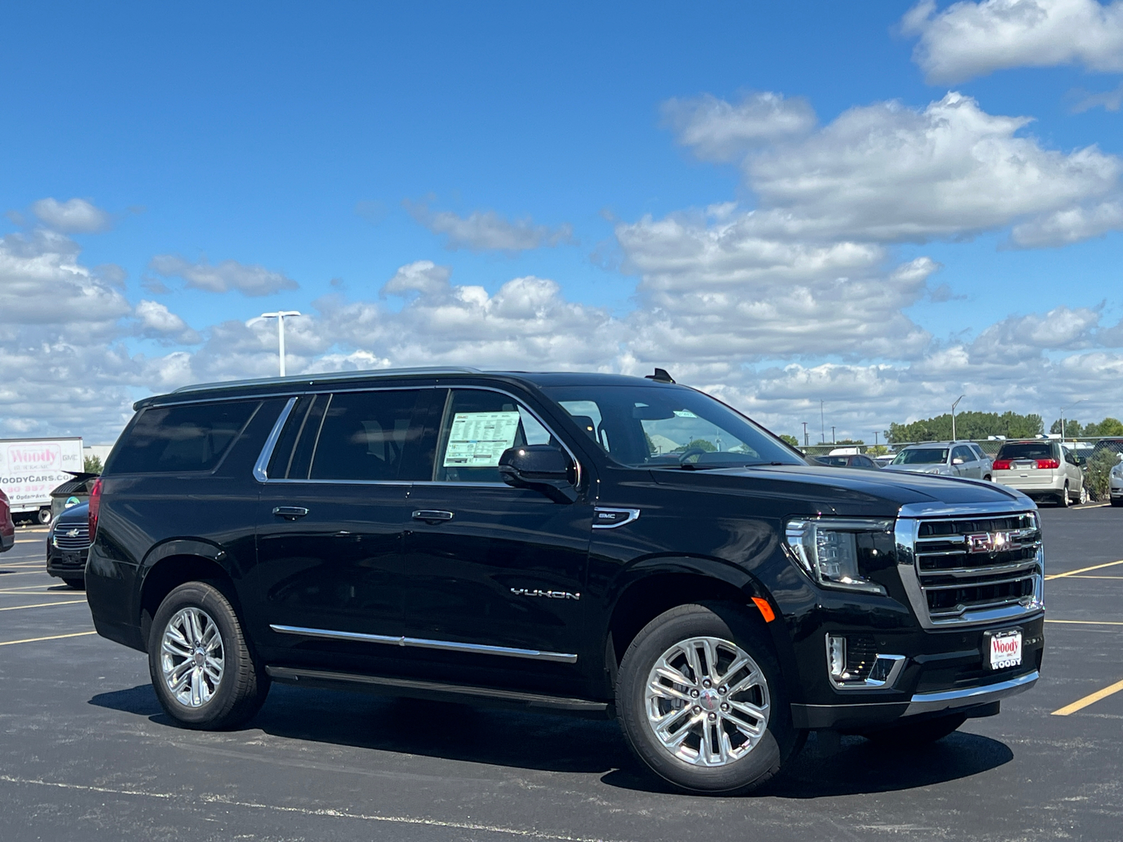 2024 GMC Yukon XL SLT 2