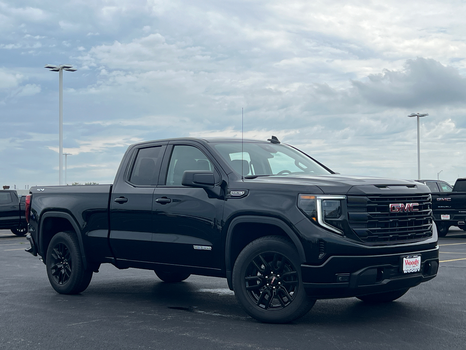 2024 GMC Sierra 1500 Elevation 2