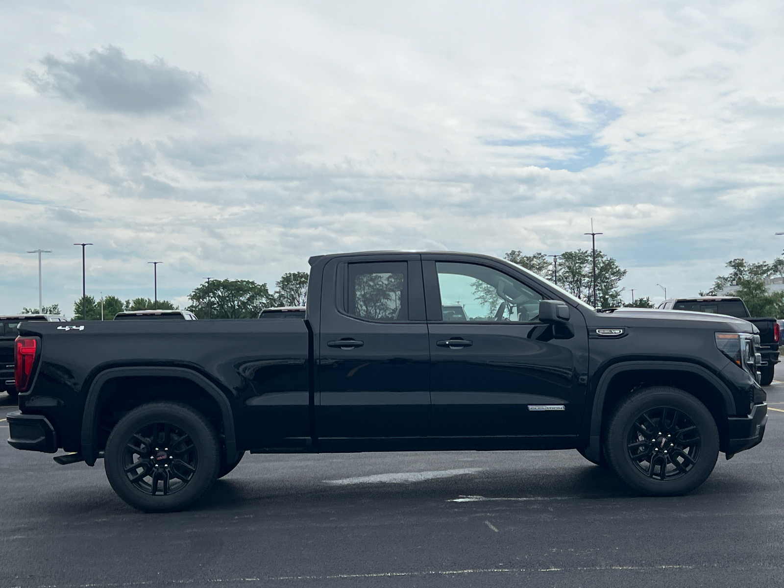 2024 GMC Sierra 1500 Elevation 9