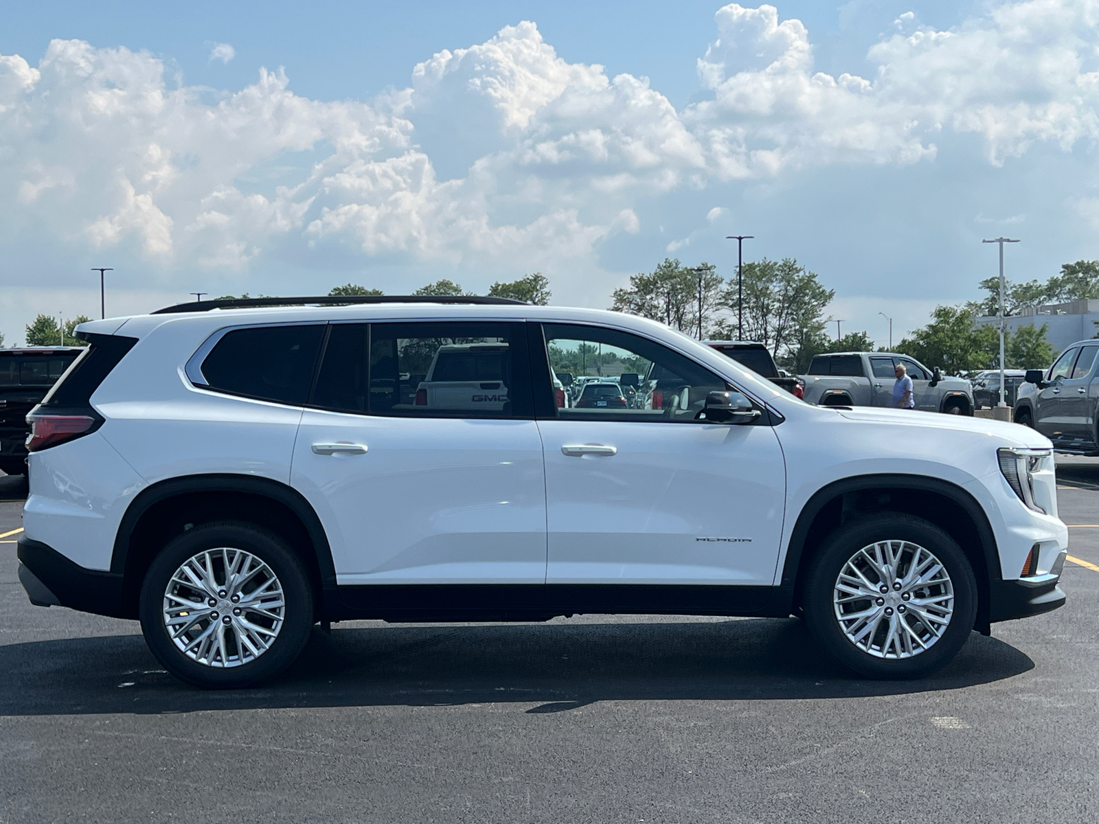 2024 GMC Acadia Elevation 9