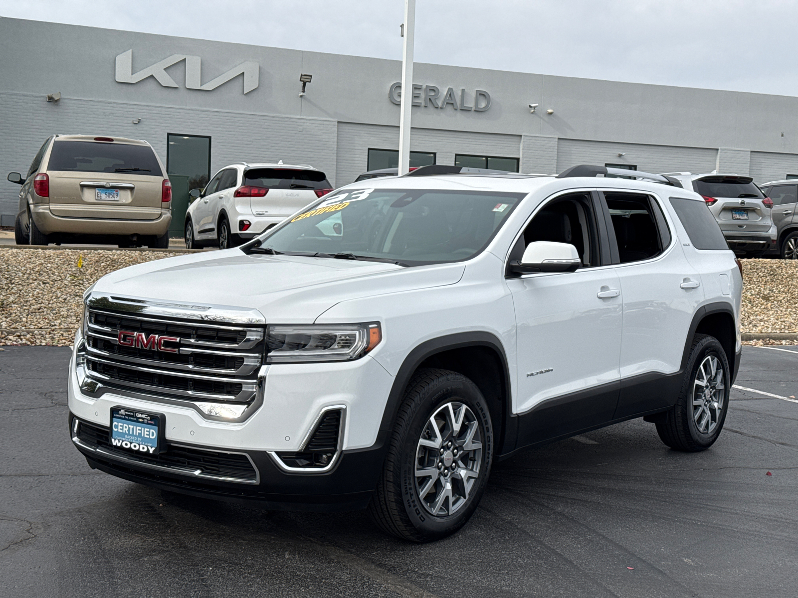 2023 GMC Acadia SLT 4