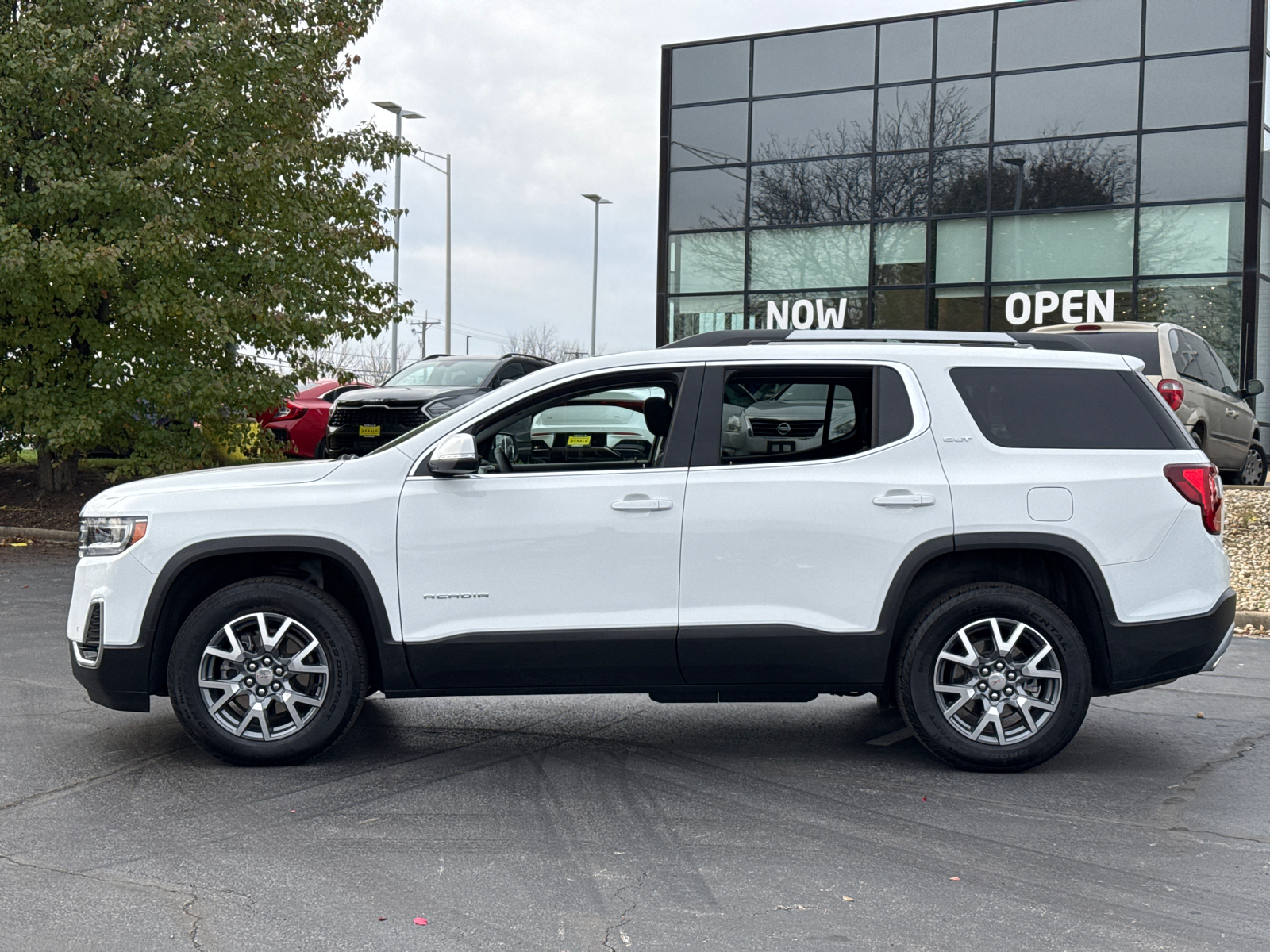 2023 GMC Acadia SLT 5