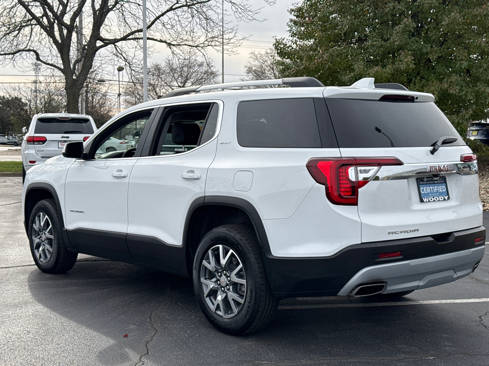 2023 GMC Acadia SLT 6