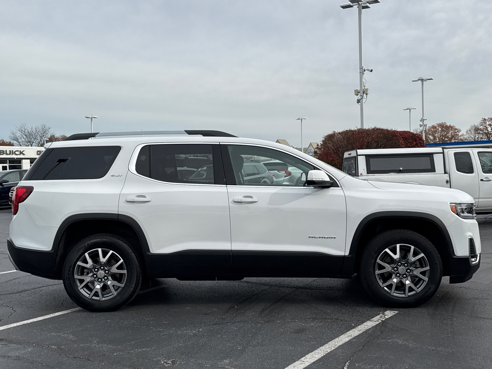 2023 GMC Acadia SLT 9