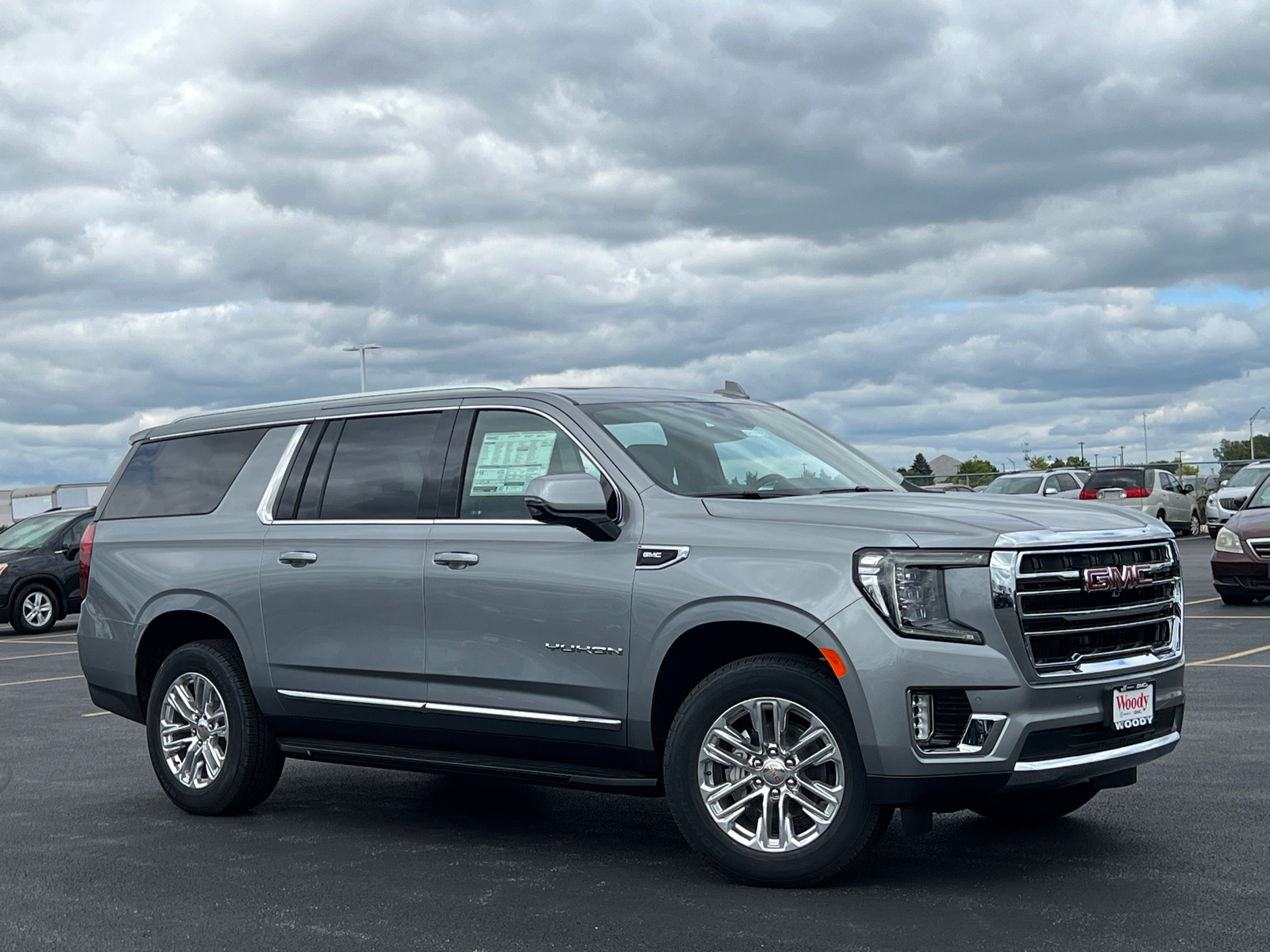 2024 GMC Yukon XL SLT 2