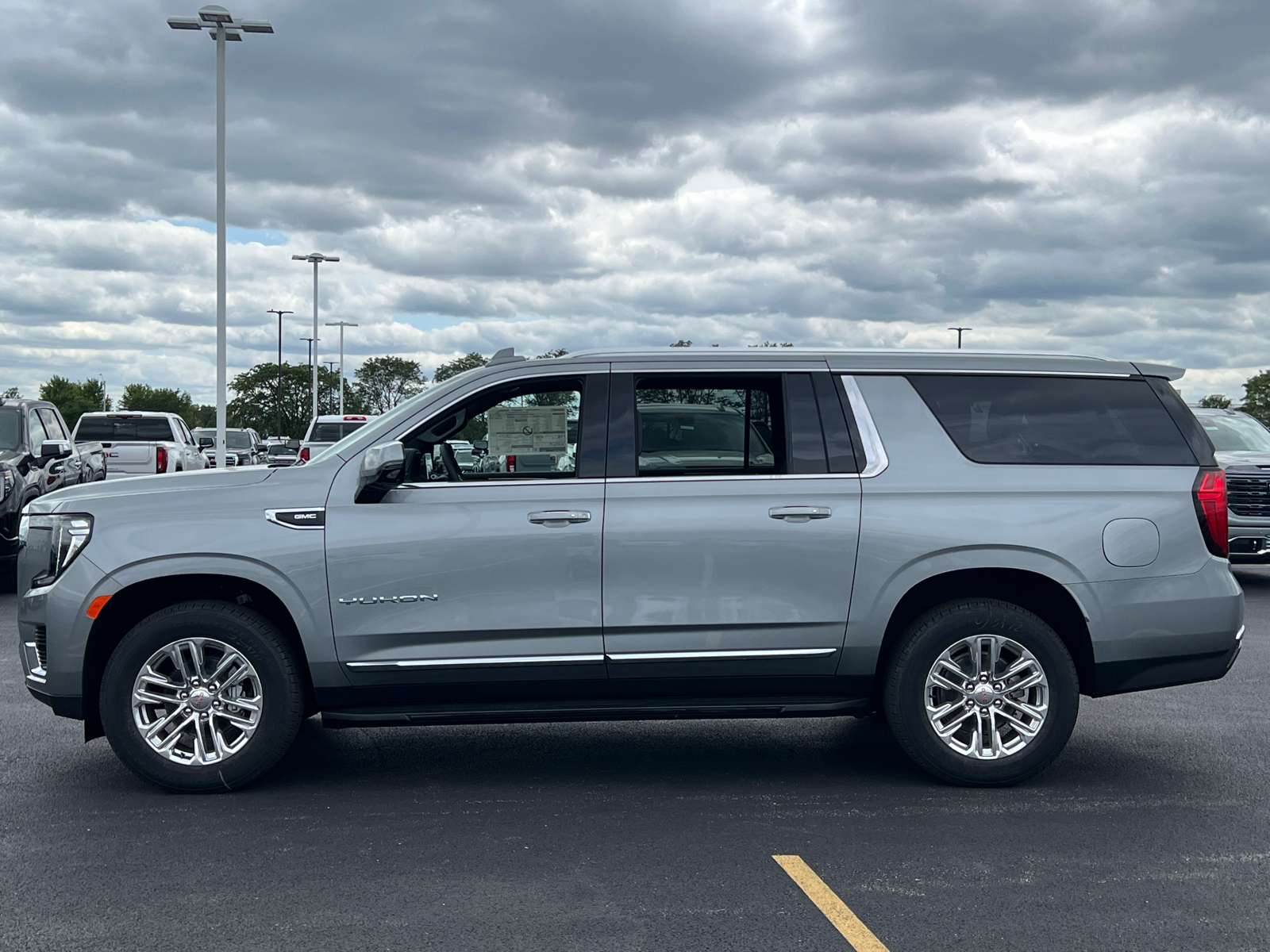 2024 GMC Yukon XL SLT 5