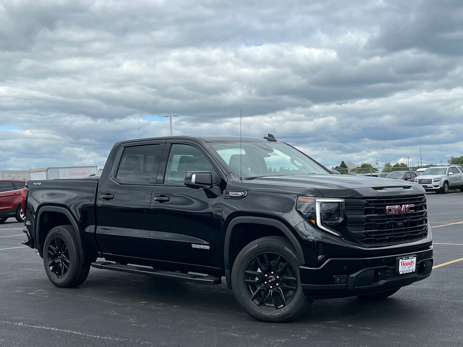 2024 GMC Sierra 1500 Elevation 2