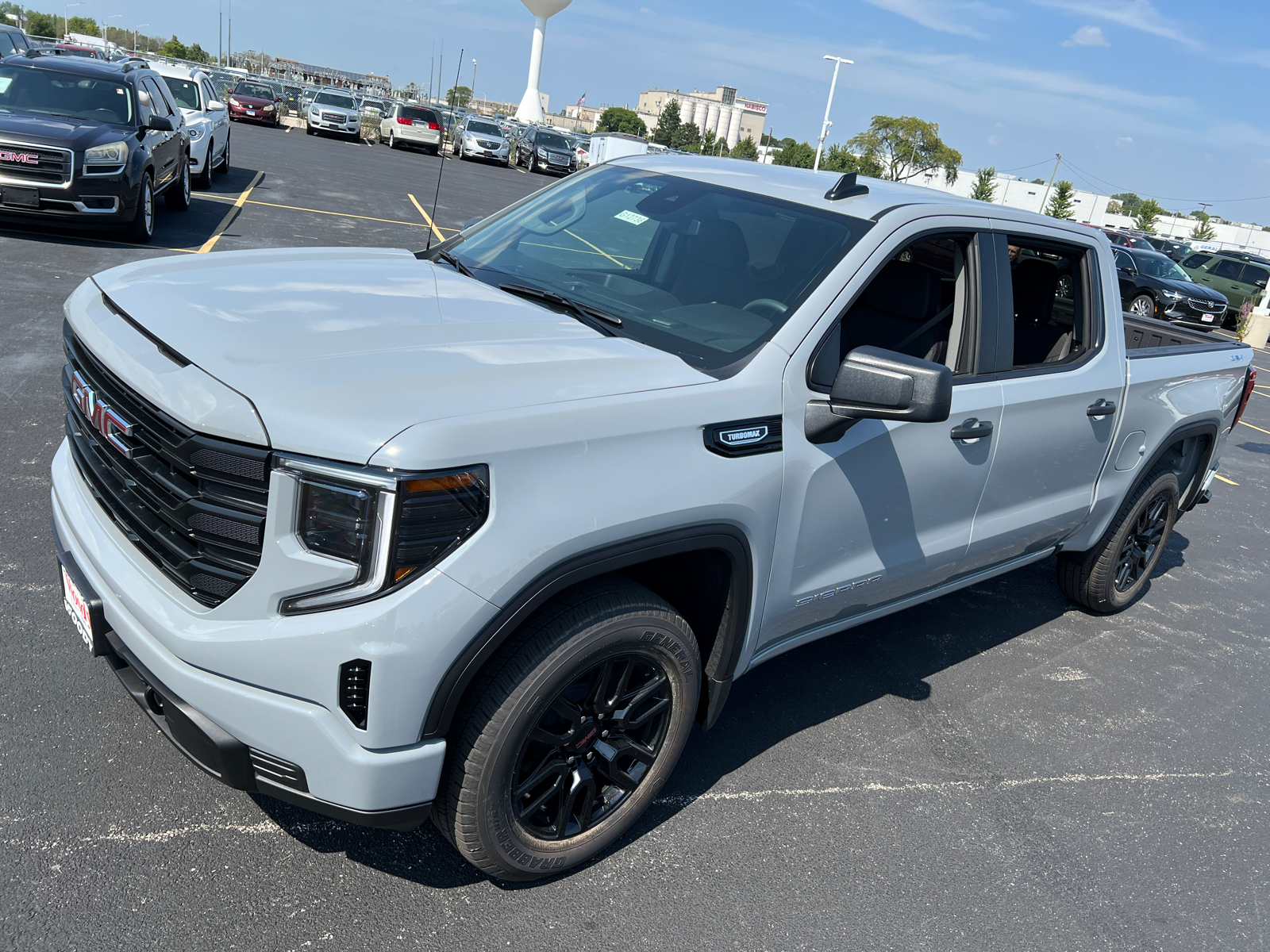 2024 GMC Sierra 1500 Pro 10