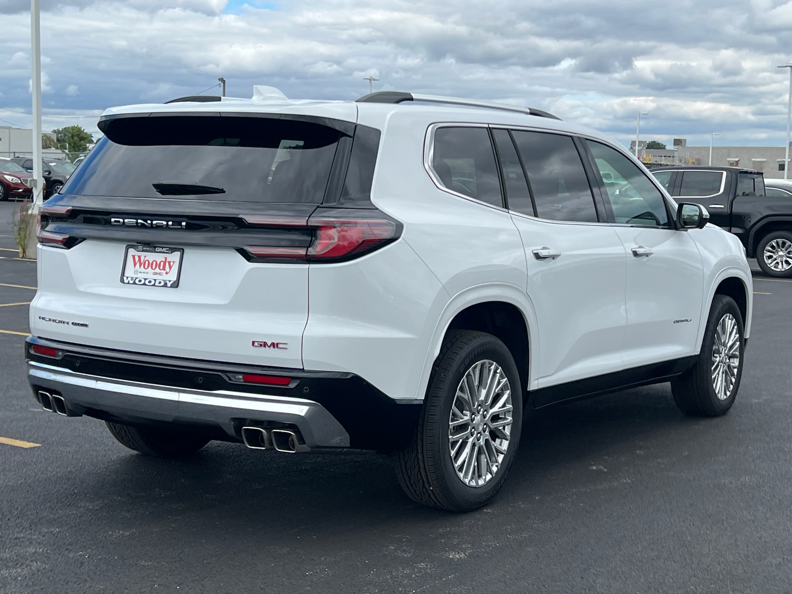 2024 GMC Acadia Denali 8