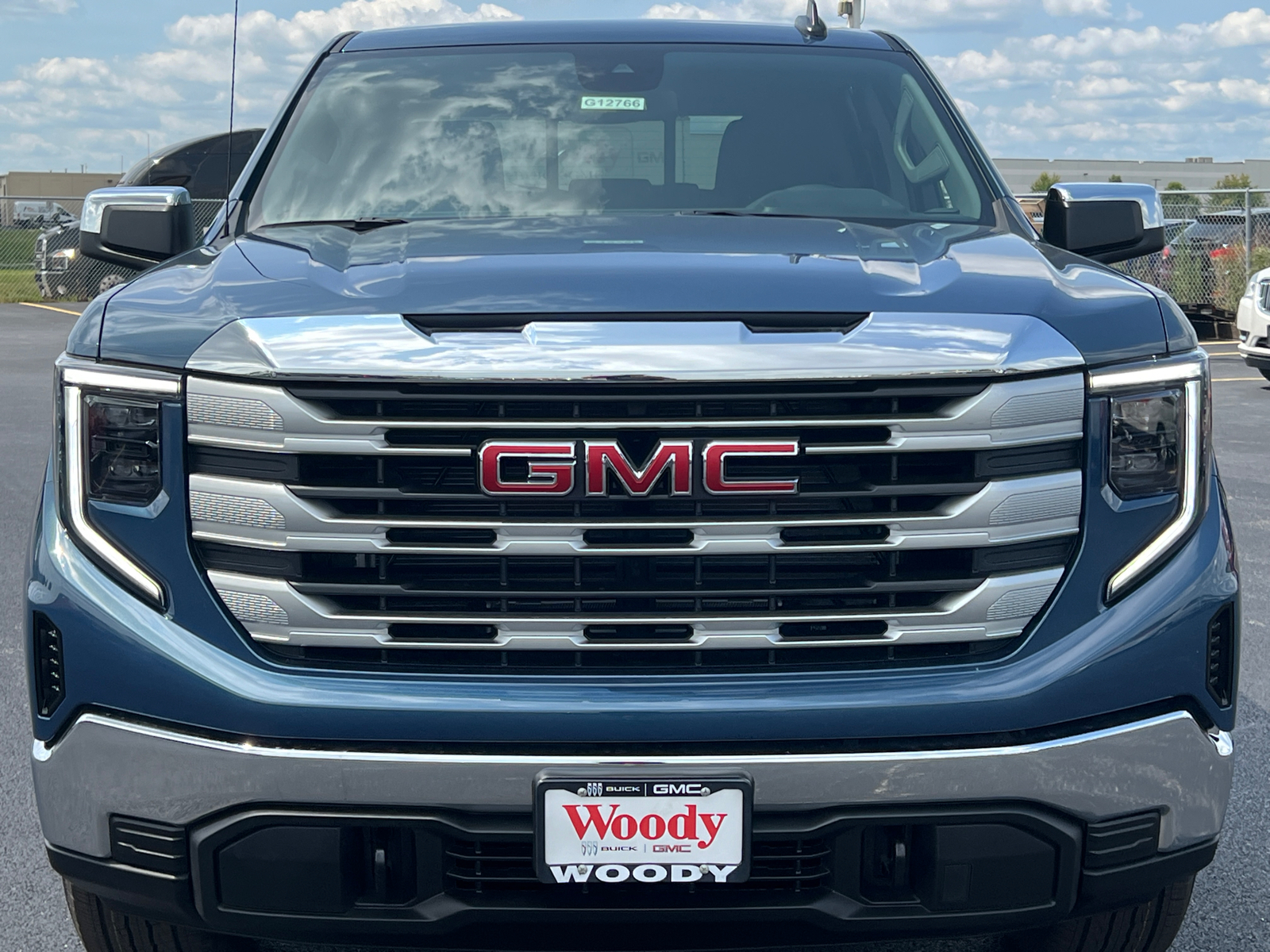 2024 GMC Sierra 1500 SLE 3