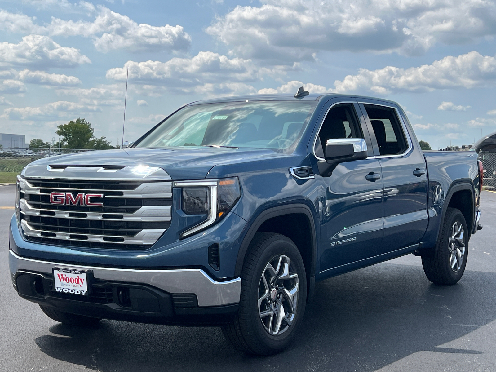 2024 GMC Sierra 1500 SLE 4