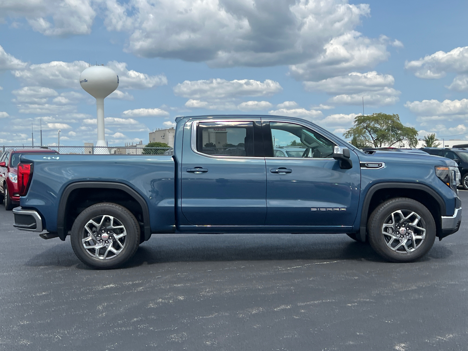 2024 GMC Sierra 1500 SLE 9