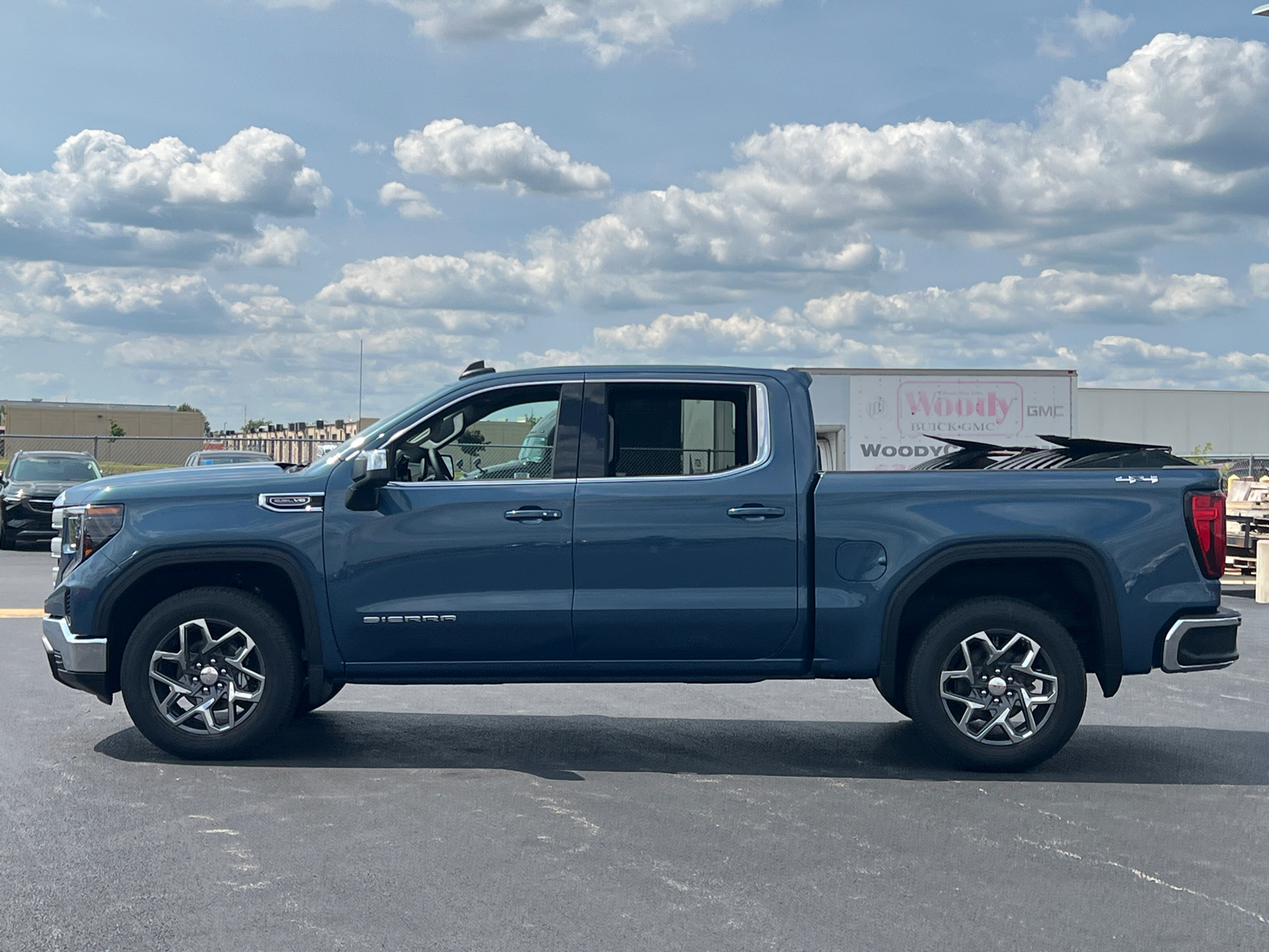 2024 GMC Sierra 1500 SLE 5