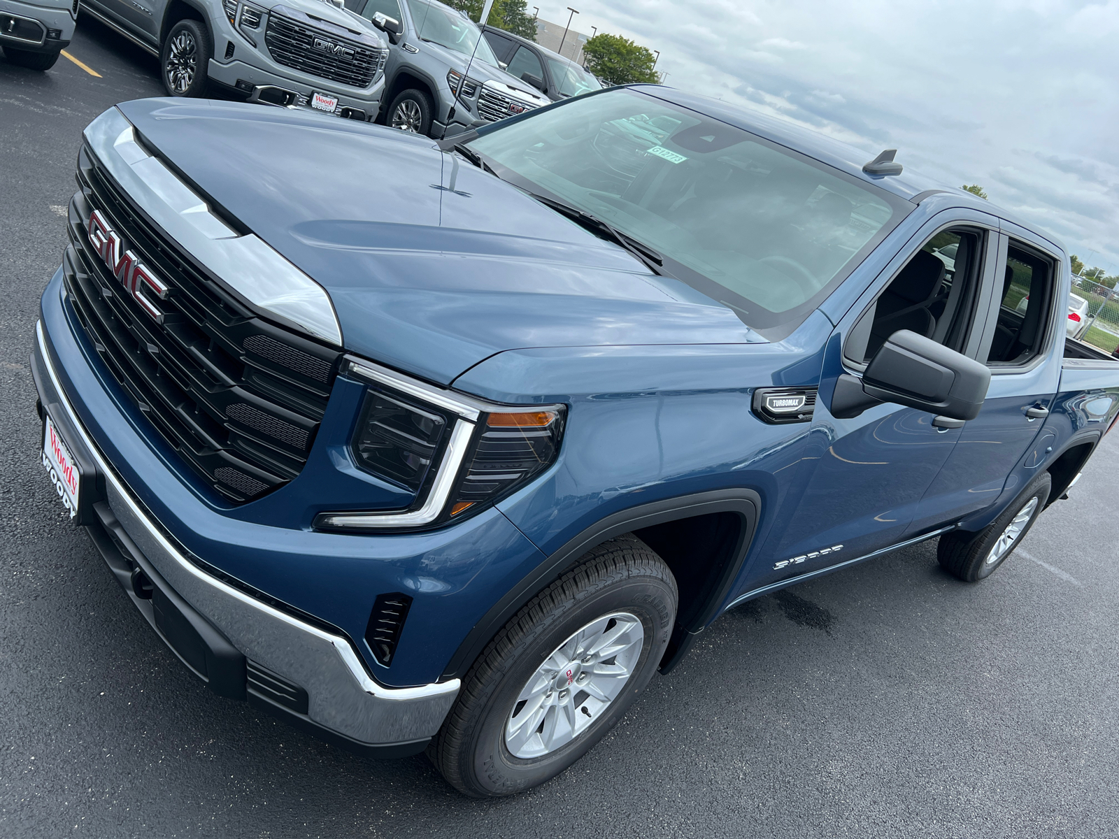 2024 GMC Sierra 1500 Pro 10