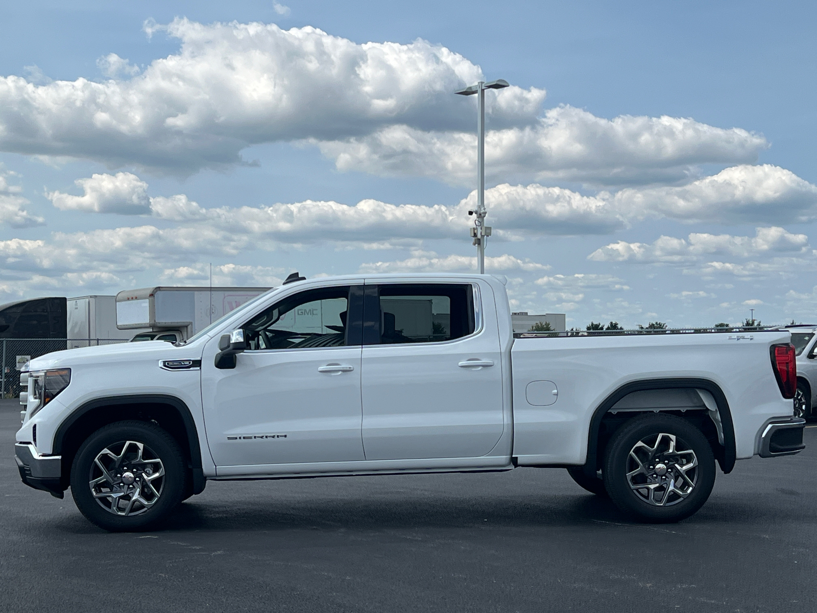 2024 GMC Sierra 1500 SLE 5