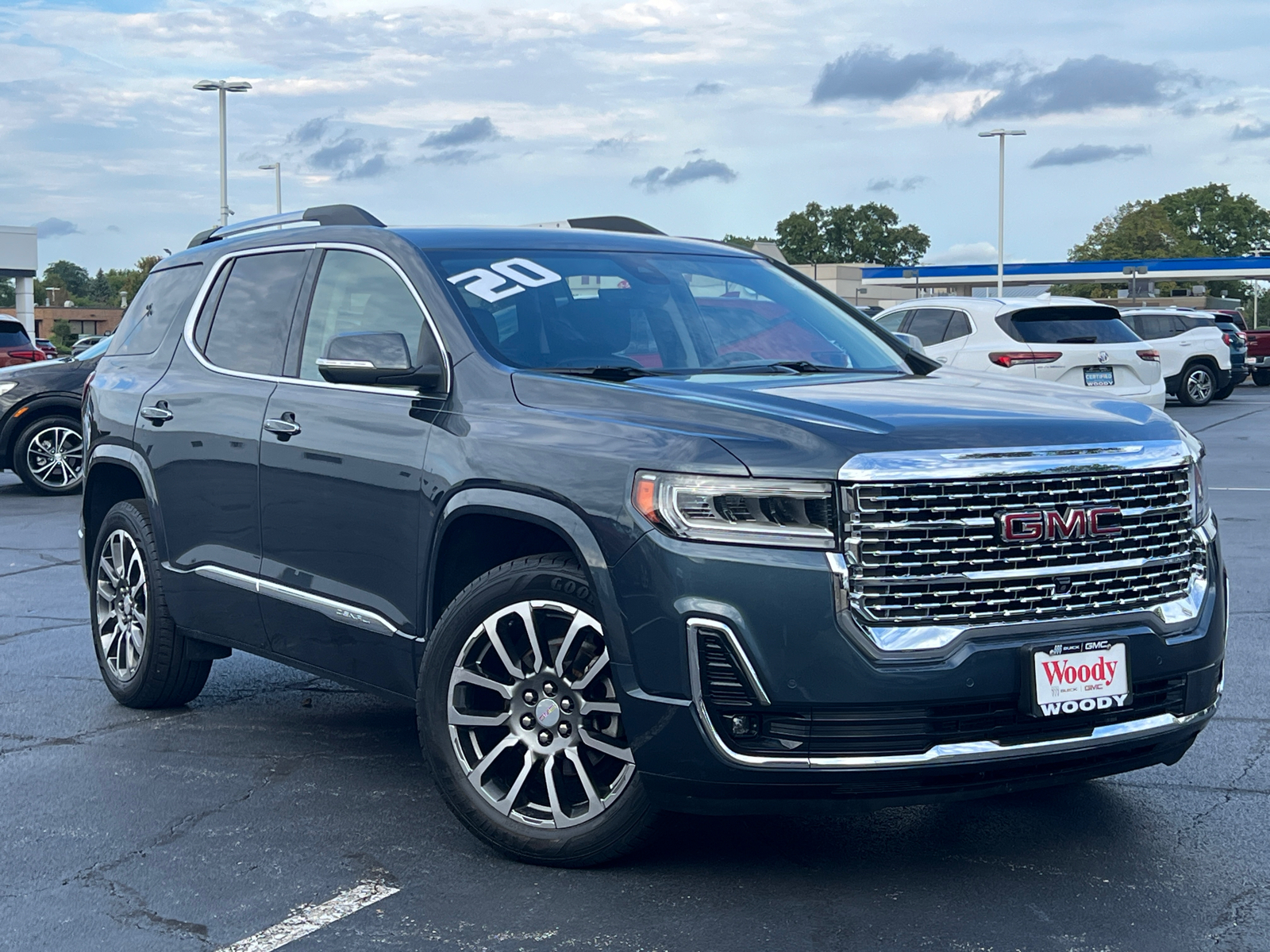 2020 GMC Acadia Denali 2