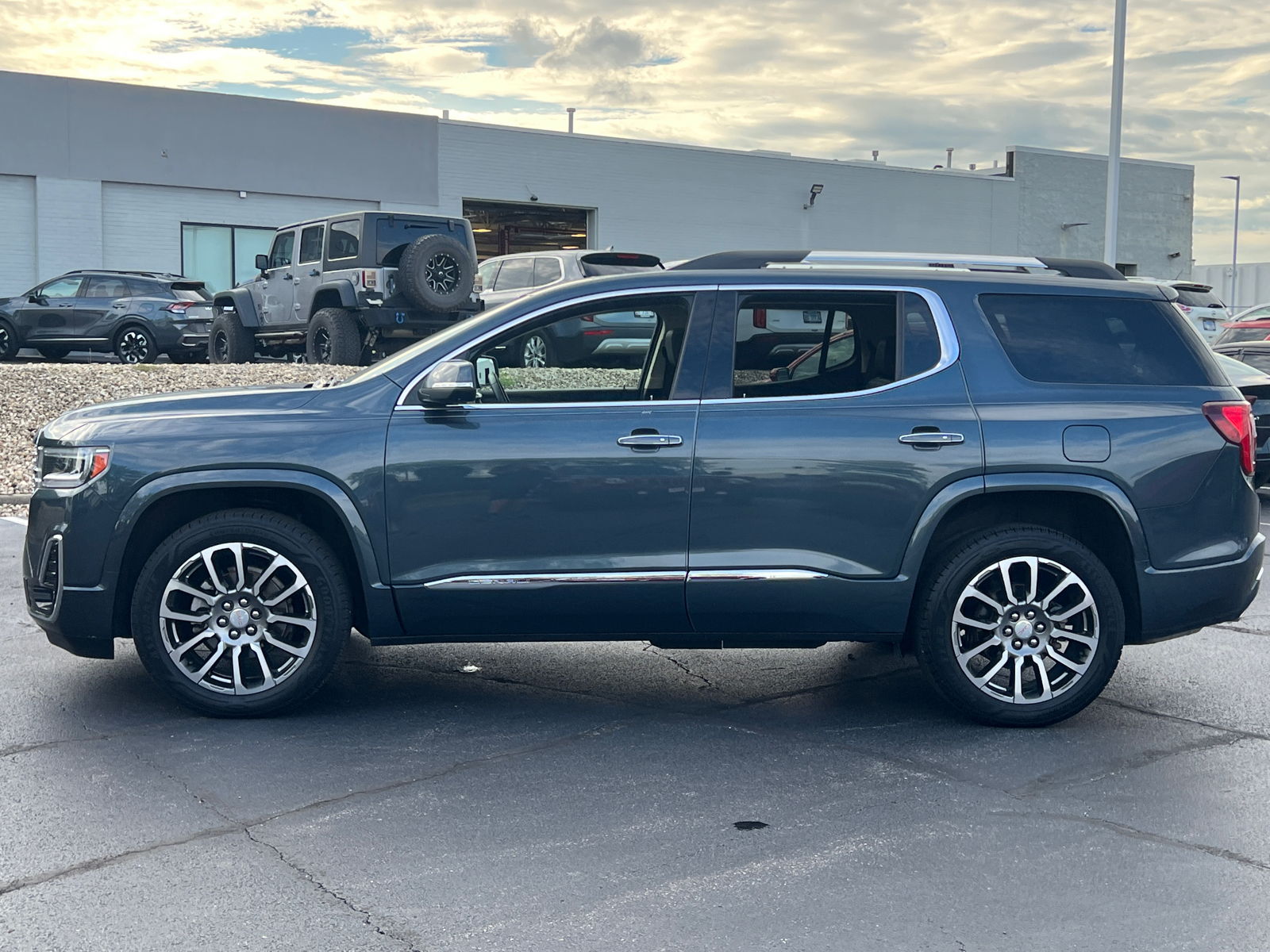 2020 GMC Acadia Denali 5