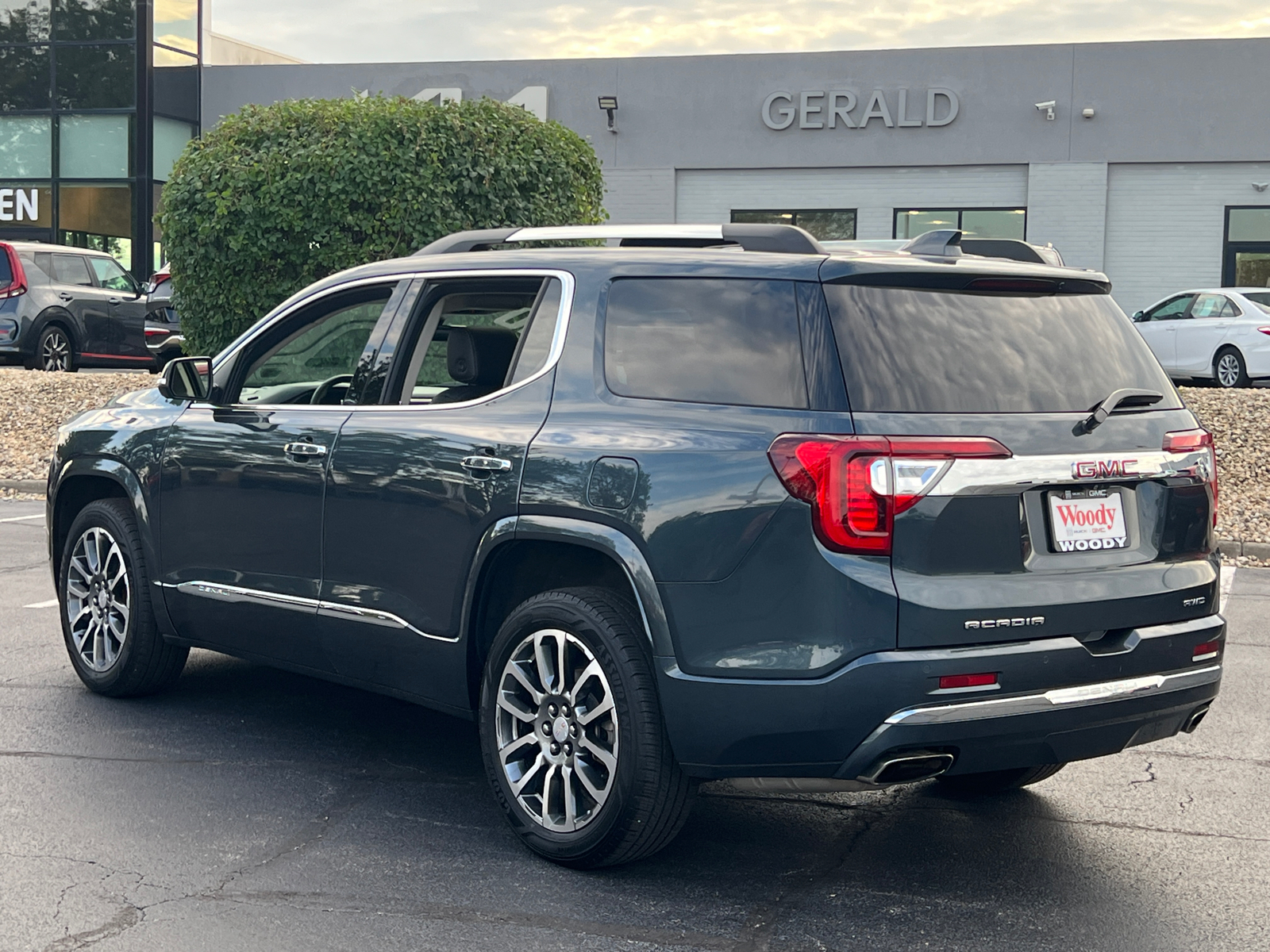 2020 GMC Acadia Denali 6