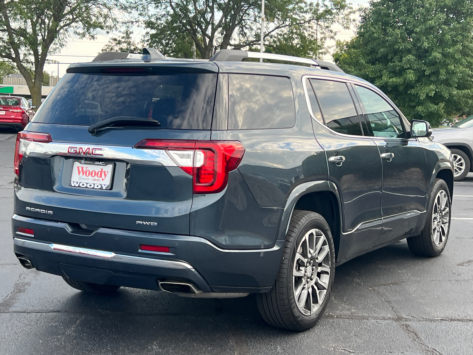 2020 GMC Acadia Denali 8