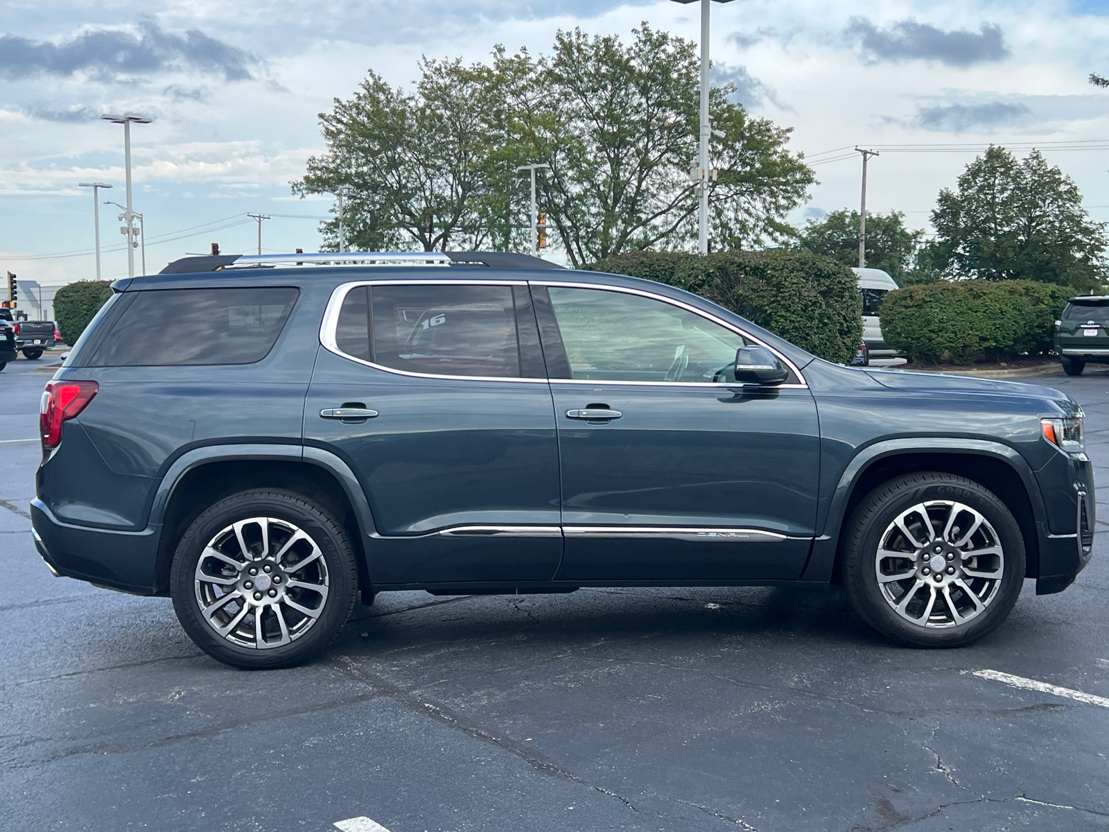 2020 GMC Acadia Denali 9