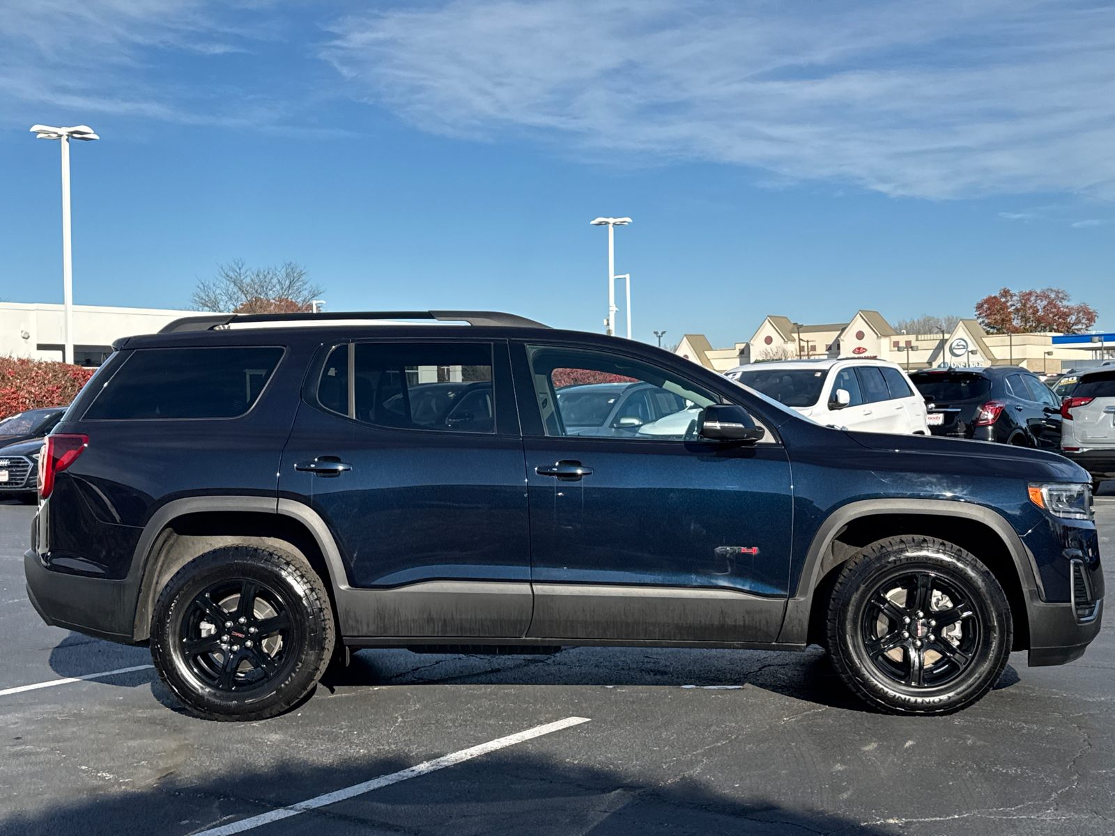 2022 GMC Acadia AT4 9