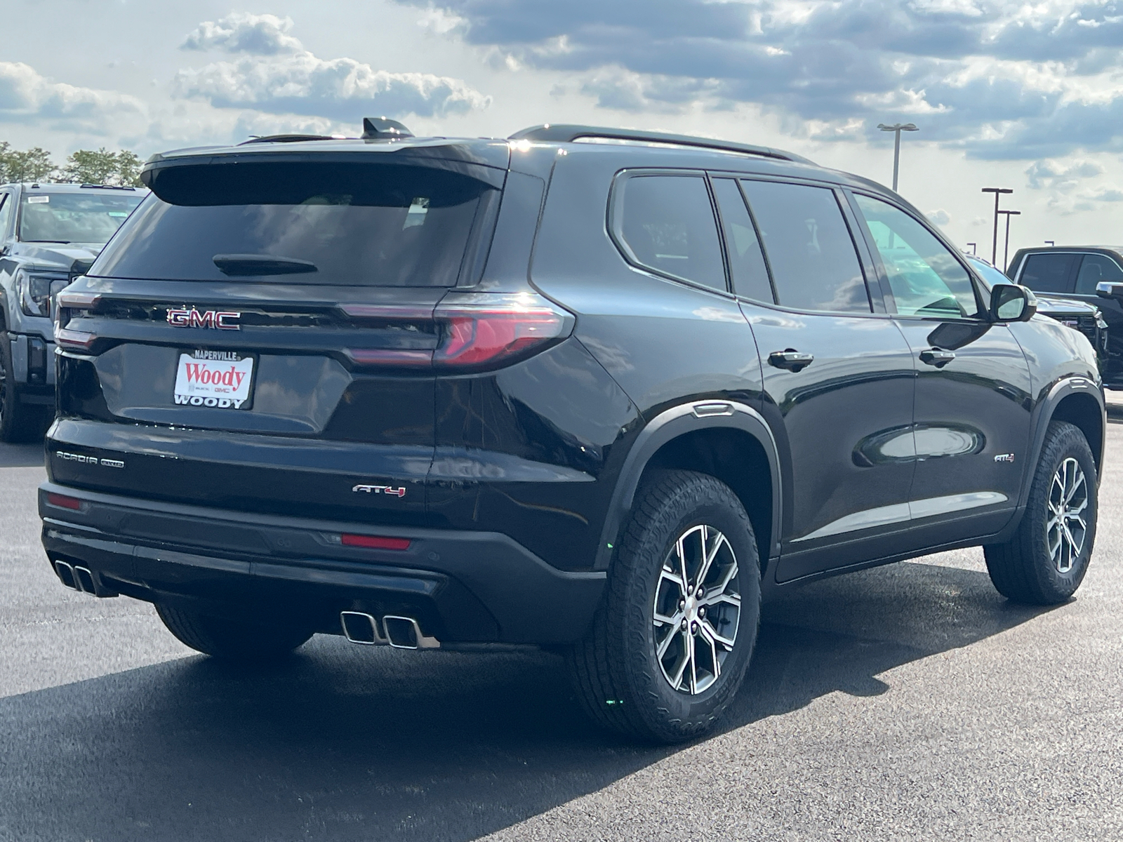 2024 GMC Acadia AT4 8