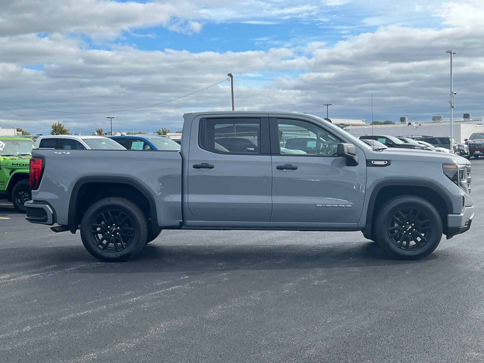 2024 GMC Sierra 1500 Pro 9