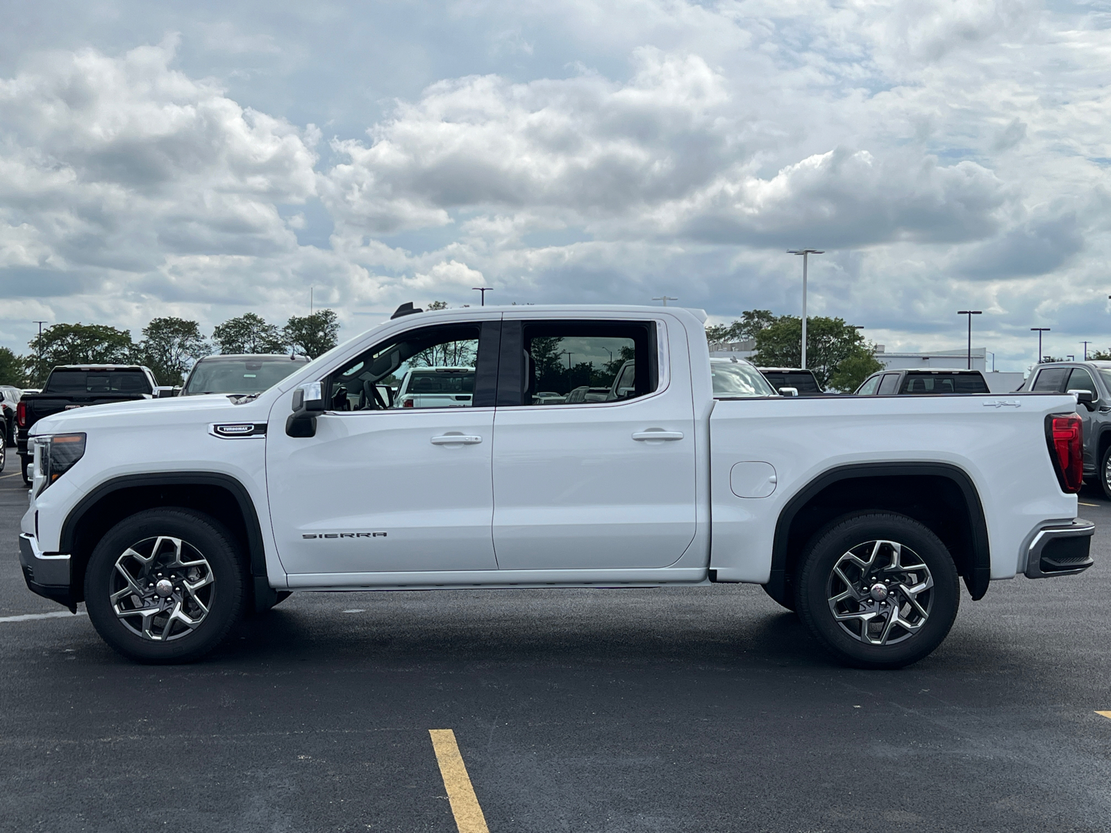 2024 GMC Sierra 1500 SLE 5