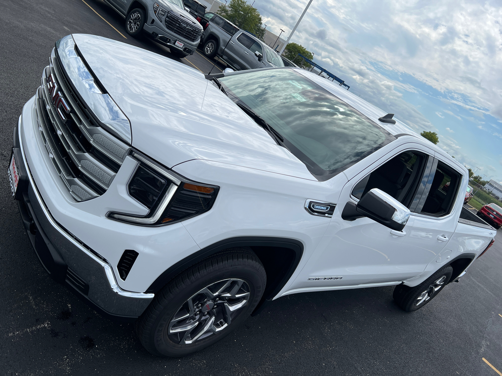 2024 GMC Sierra 1500 SLE 10