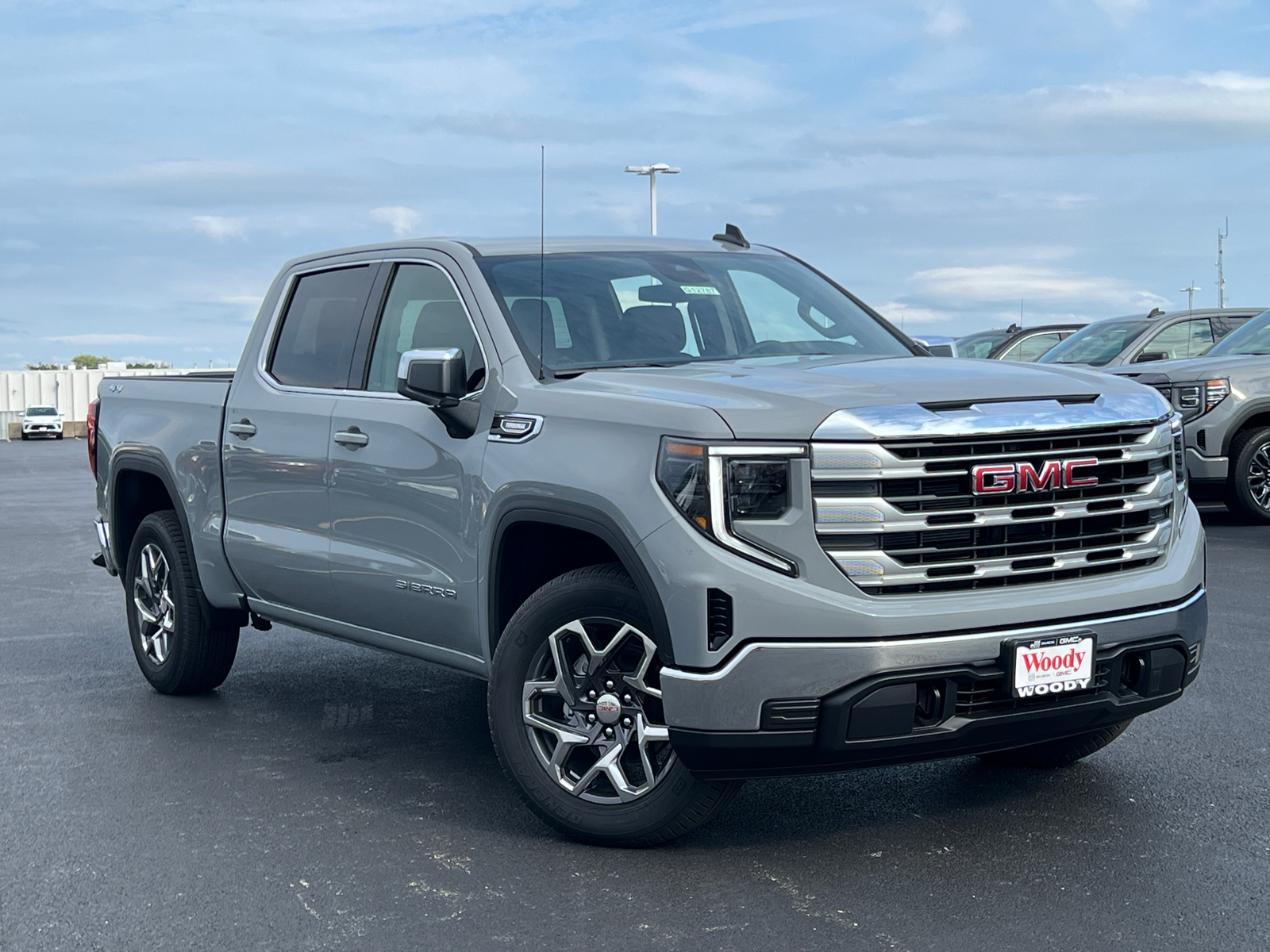 2024 GMC Sierra 1500 SLE 2