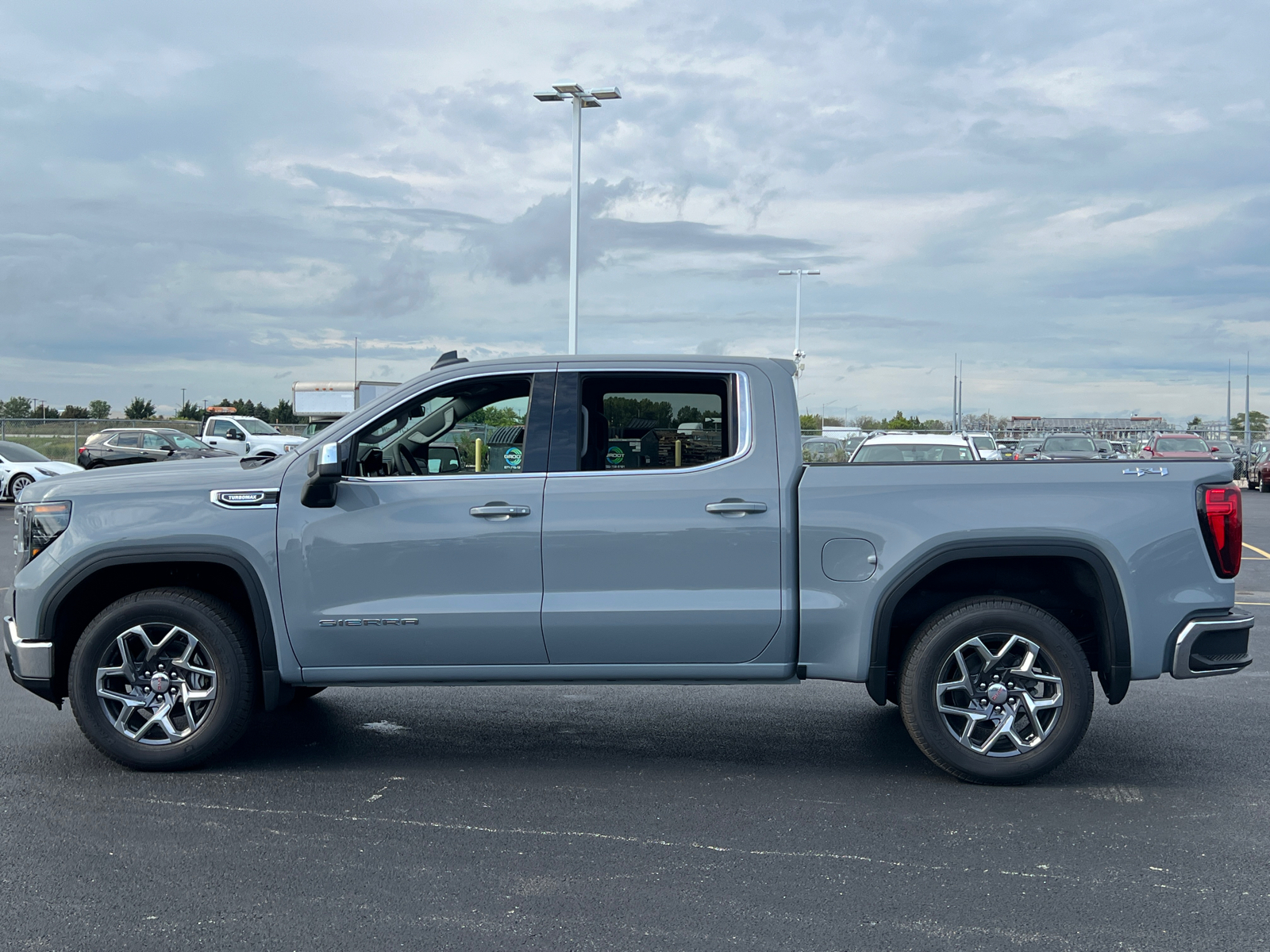 2024 GMC Sierra 1500 SLE 5