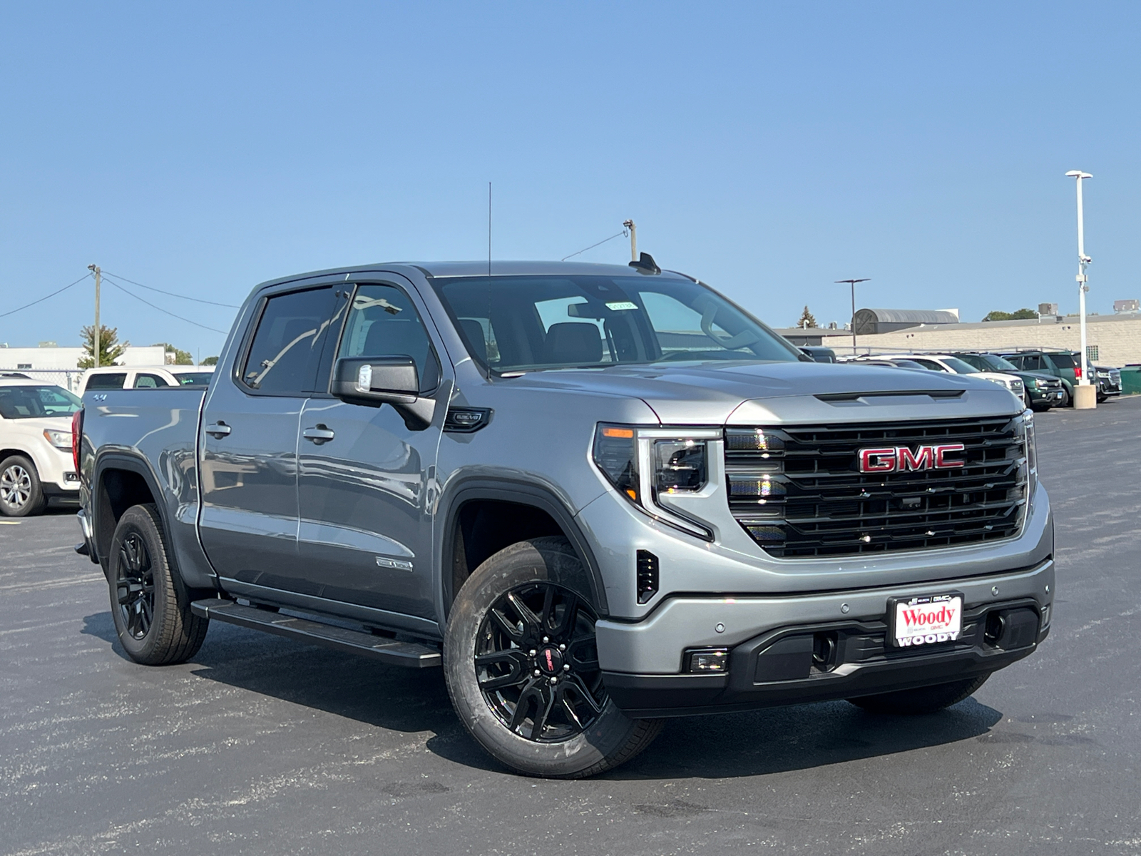 2024 GMC Sierra 1500 Elevation 2