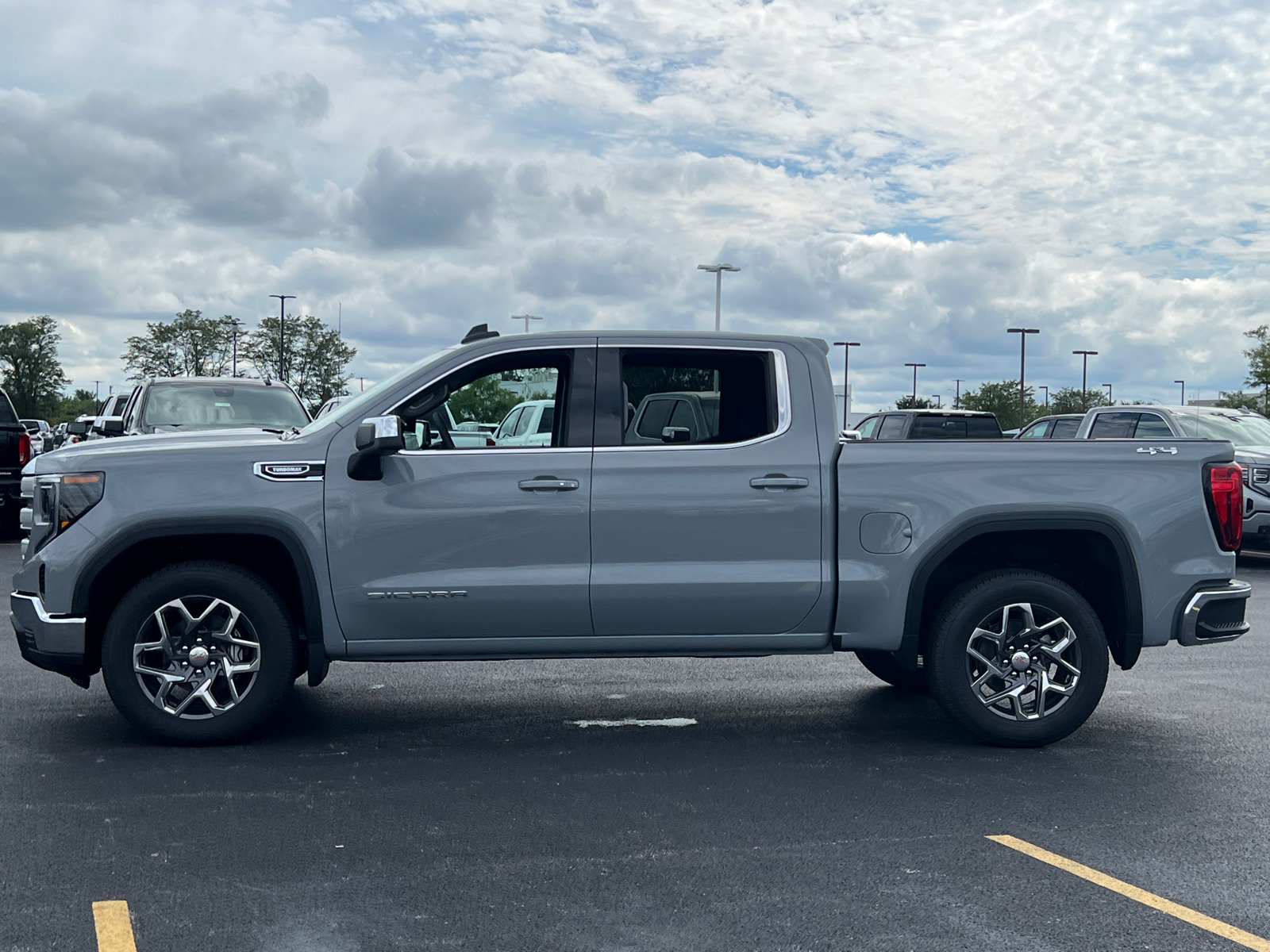 2024 GMC Sierra 1500 SLE 5