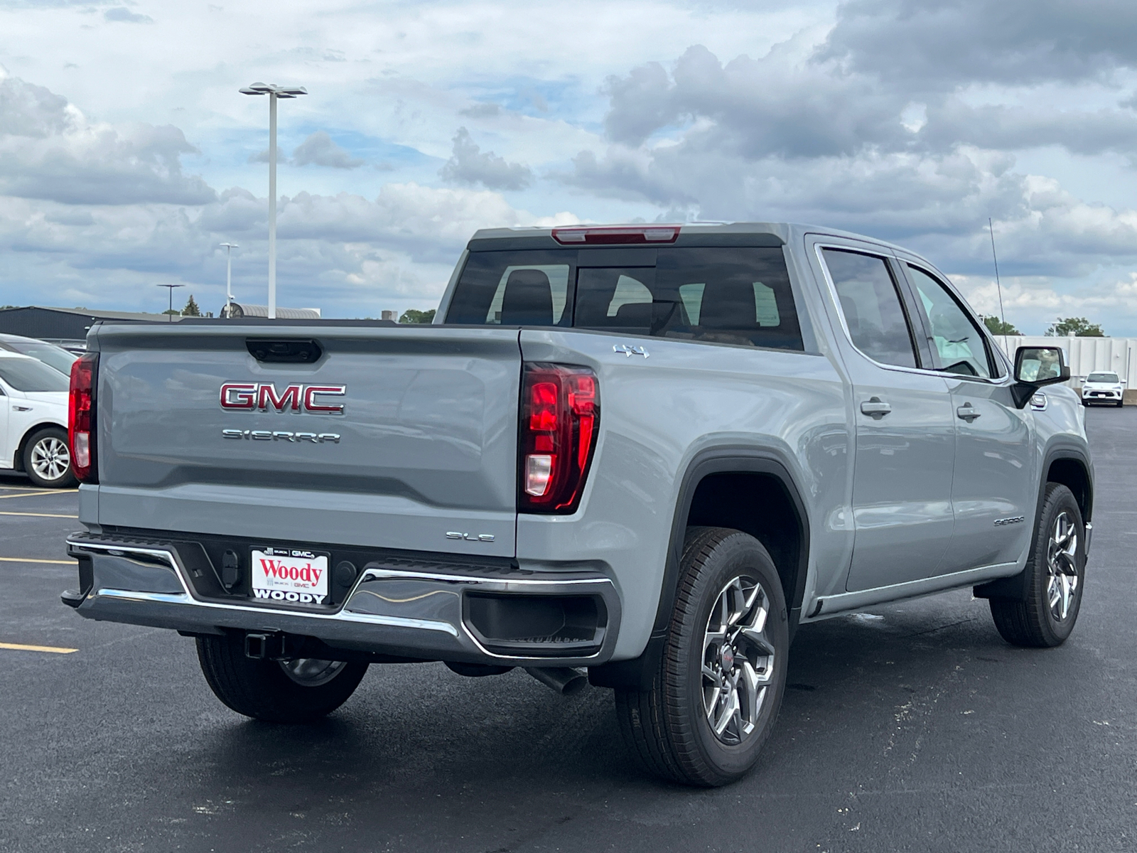 2024 GMC Sierra 1500 SLE 8