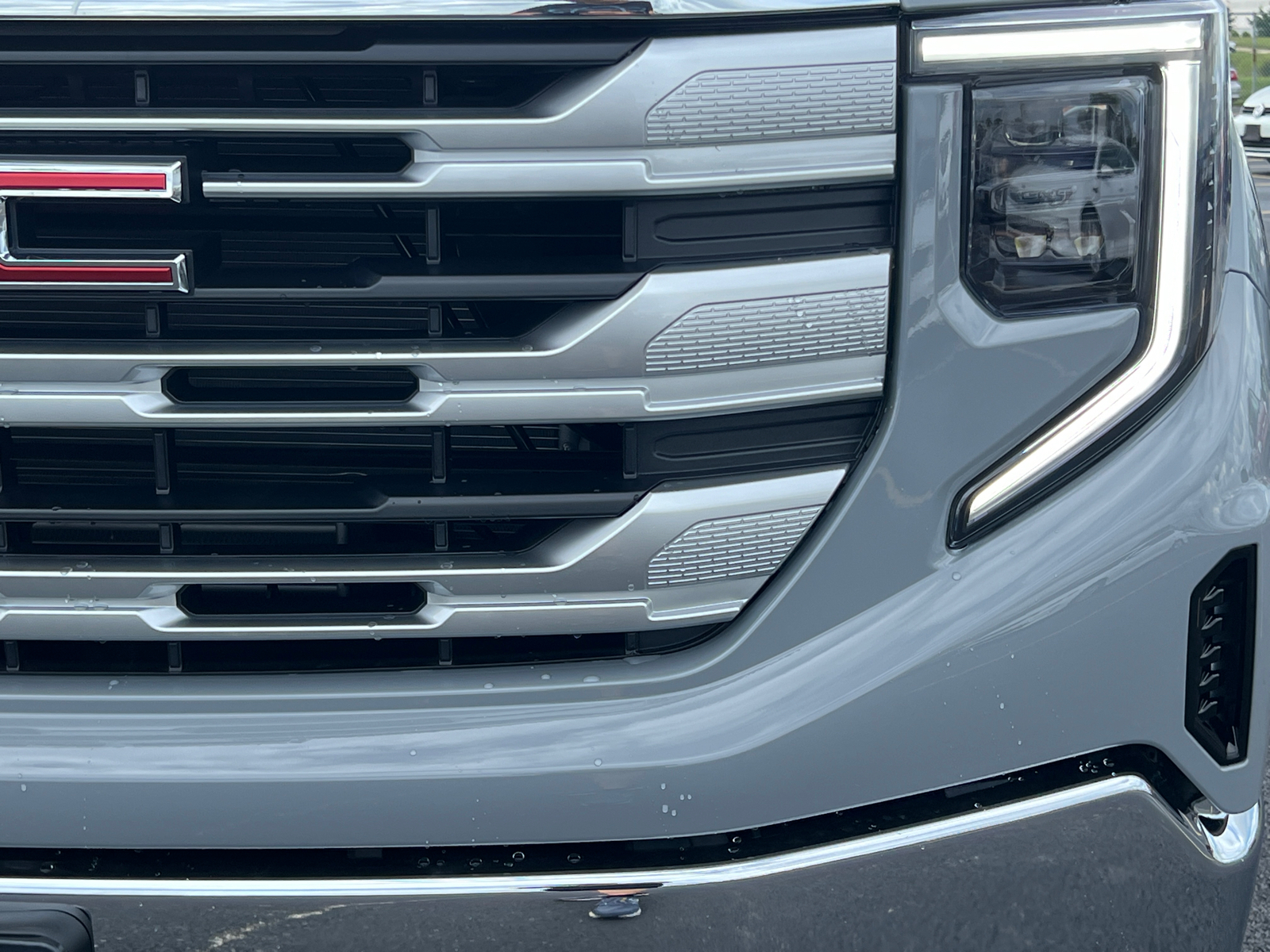 2024 GMC Sierra 1500 SLE 11