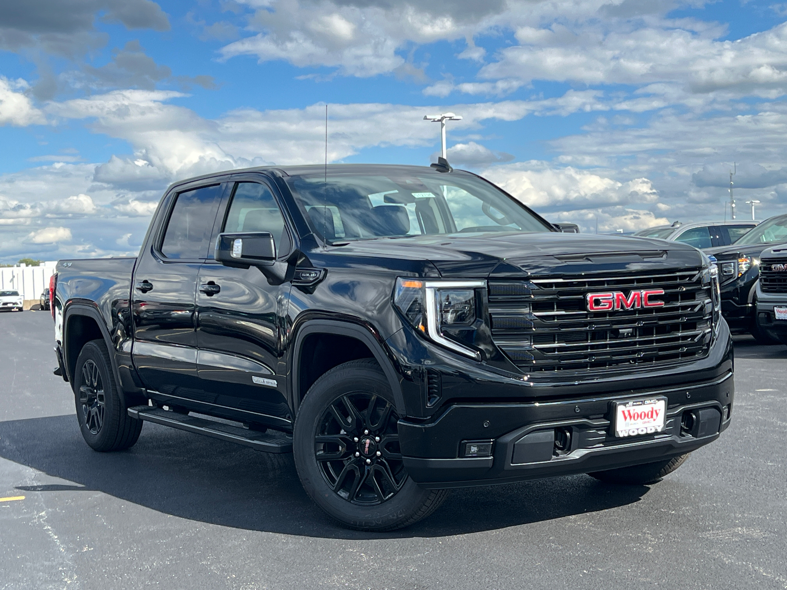 2024 GMC Sierra 1500 Elevation 2