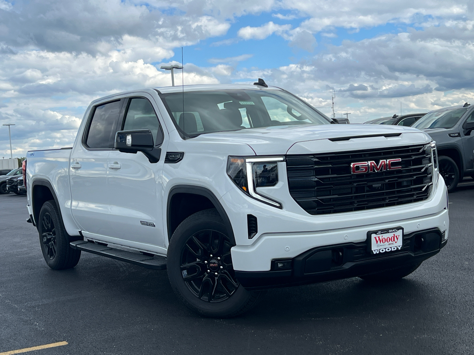 2024 GMC Sierra 1500 Elevation 2