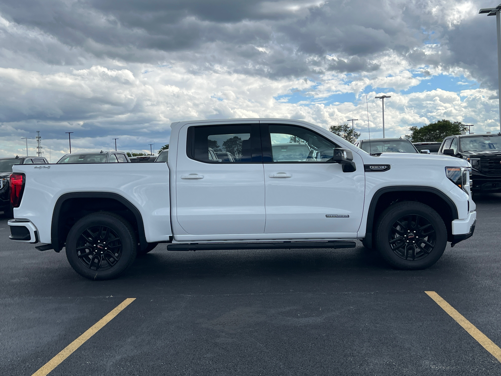 2024 GMC Sierra 1500 Elevation 9