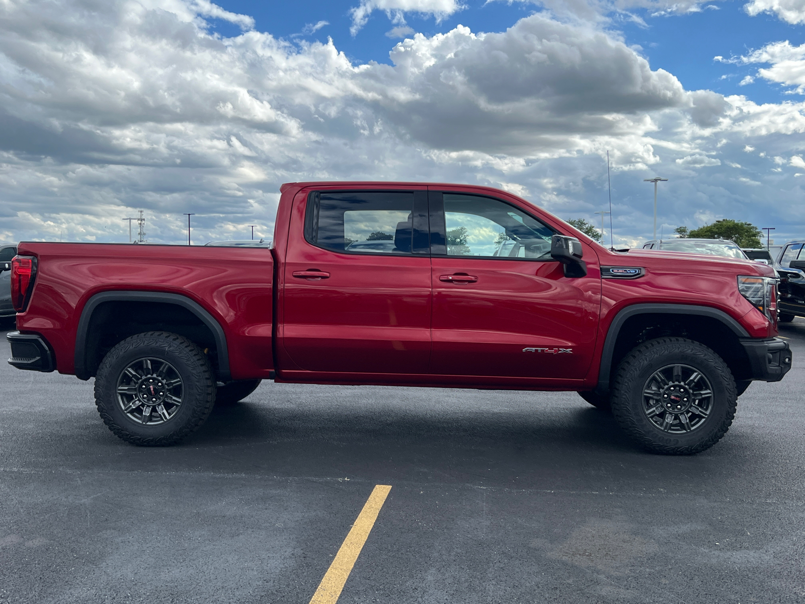 2024 GMC Sierra 1500 AT4X 8