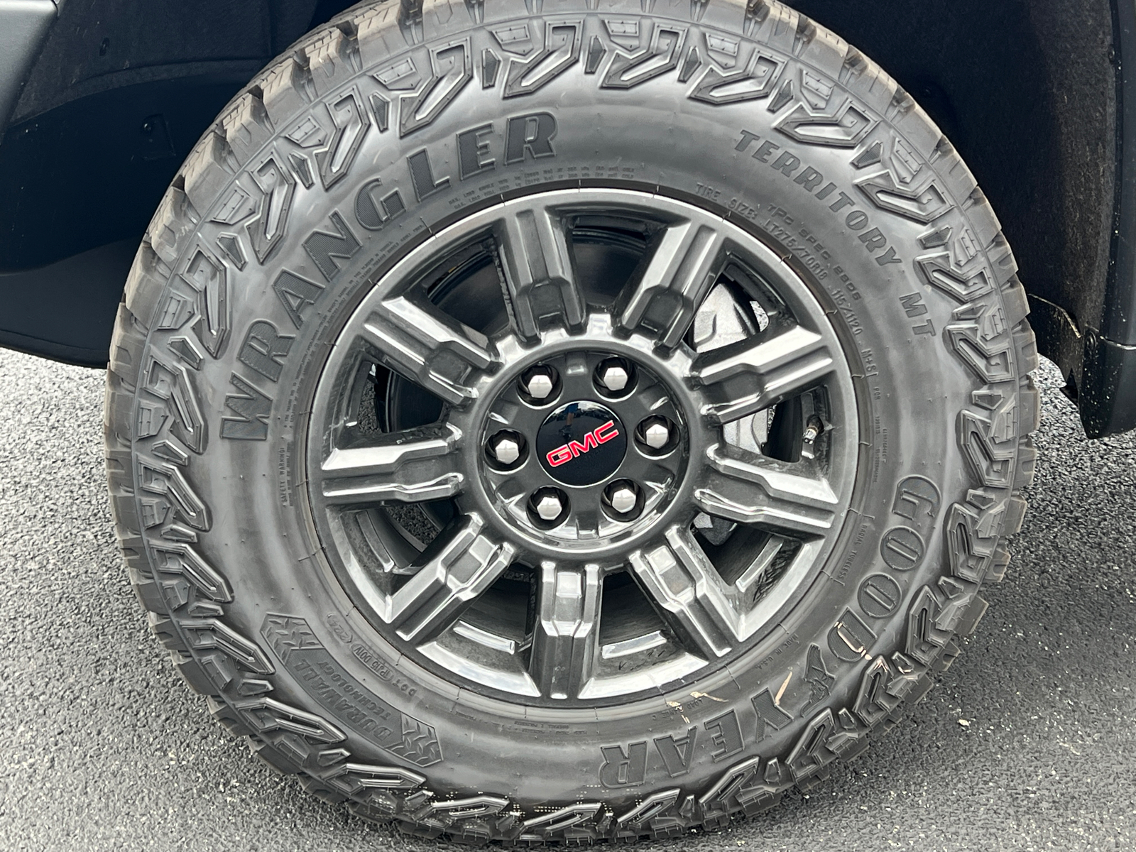 2024 GMC Sierra 1500 AT4X 11