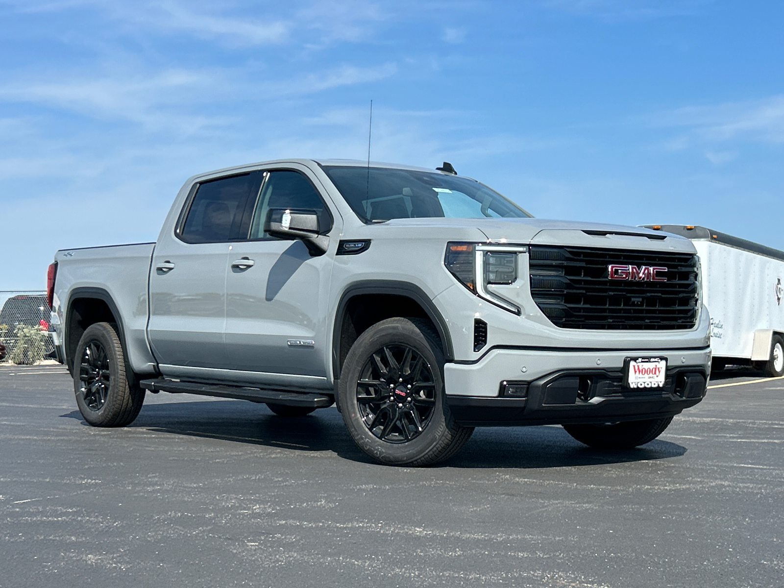 2024 GMC Sierra 1500 Elevation 2