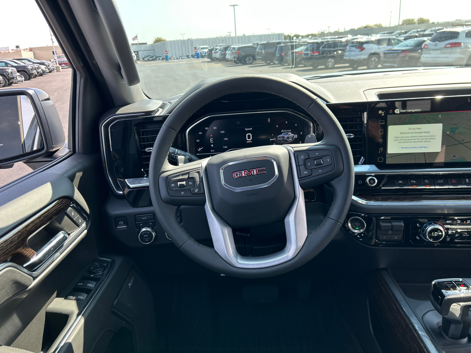 2024 GMC Sierra 1500 Elevation 32